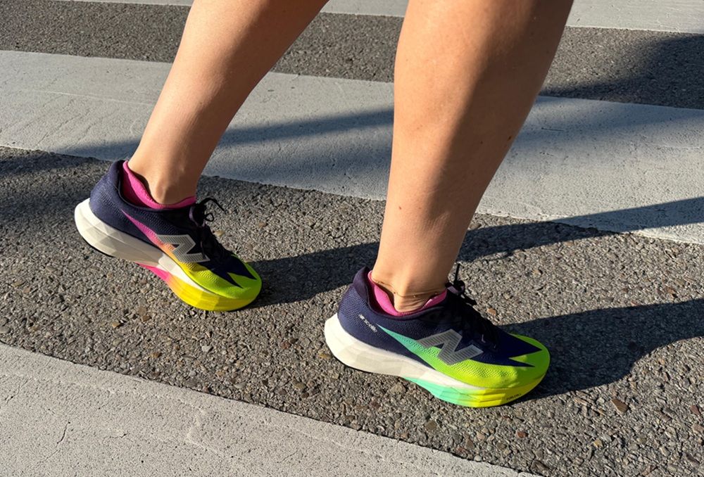 La NB FuelCell SuperComp Elitev5 es una una zapatilla de competición pensada para correr rápido. La NB FuelCell SuperComp Elitev5 es una una zapatilla de competición pensada para correr rápido.