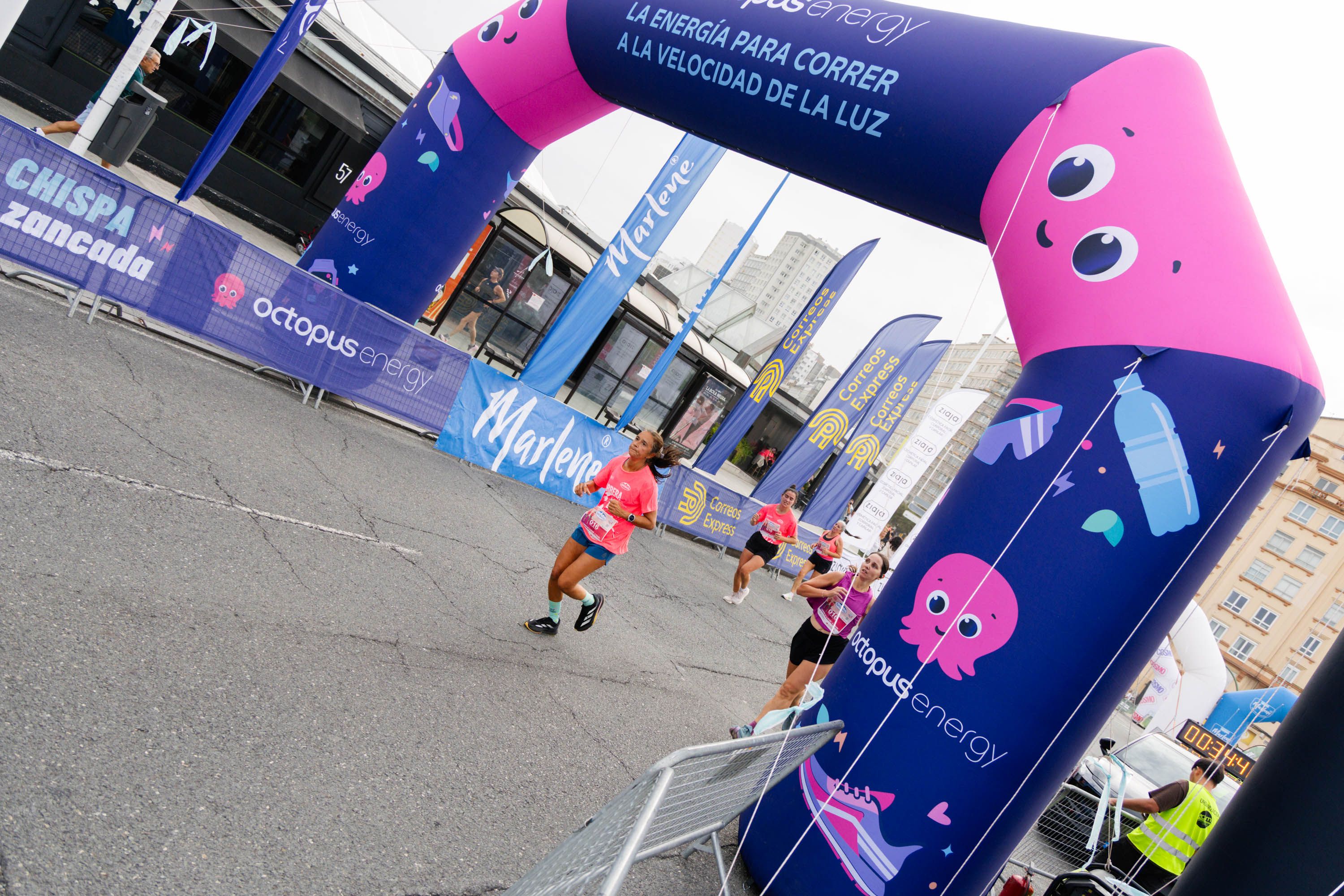 Las mejores fotos de la Carrera de la Mujer Central Lechera Asturiana de A Coruña. 247