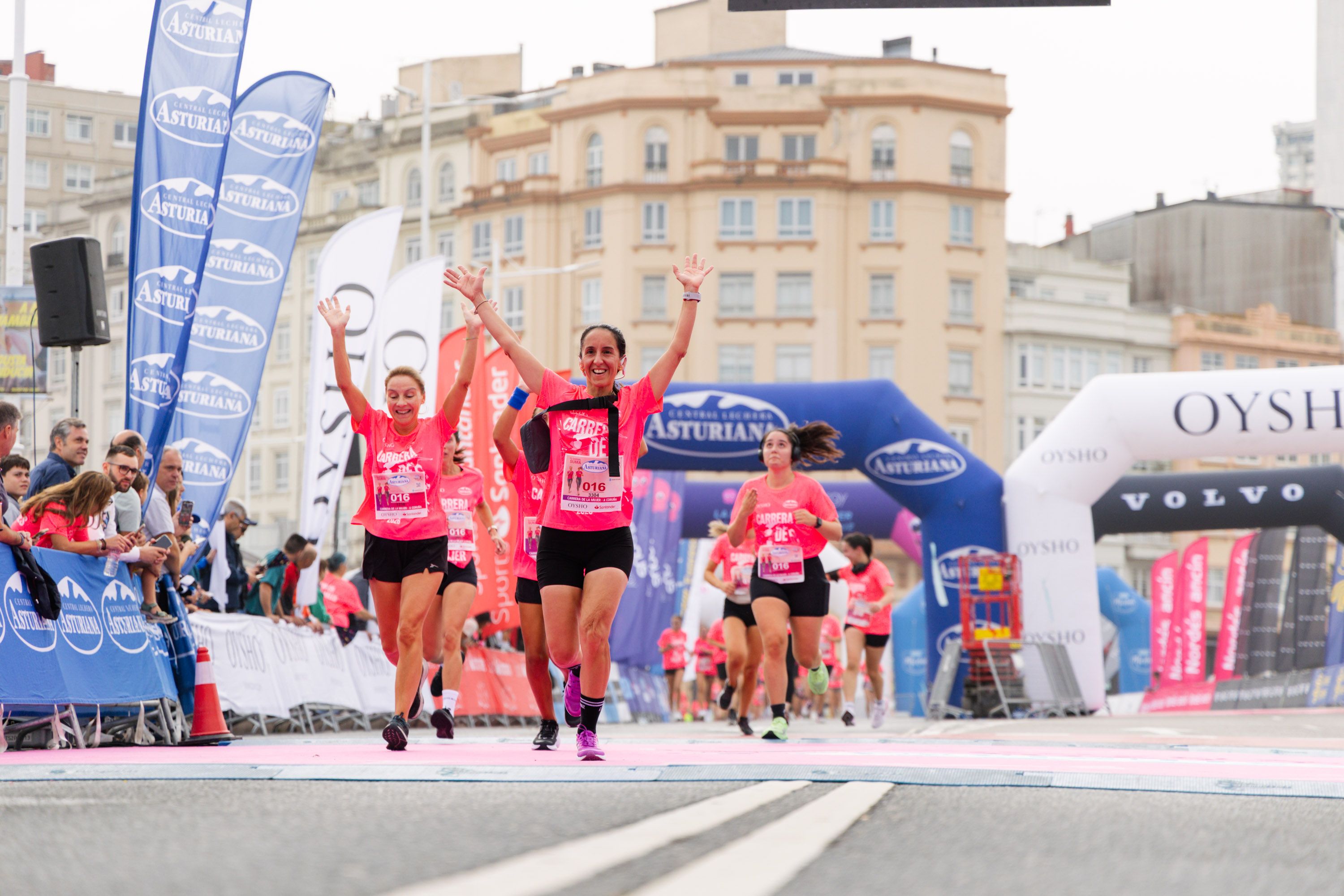 Las mejores fotos de la Carrera de la Mujer Central Lechera Asturiana de A Coruña. 272