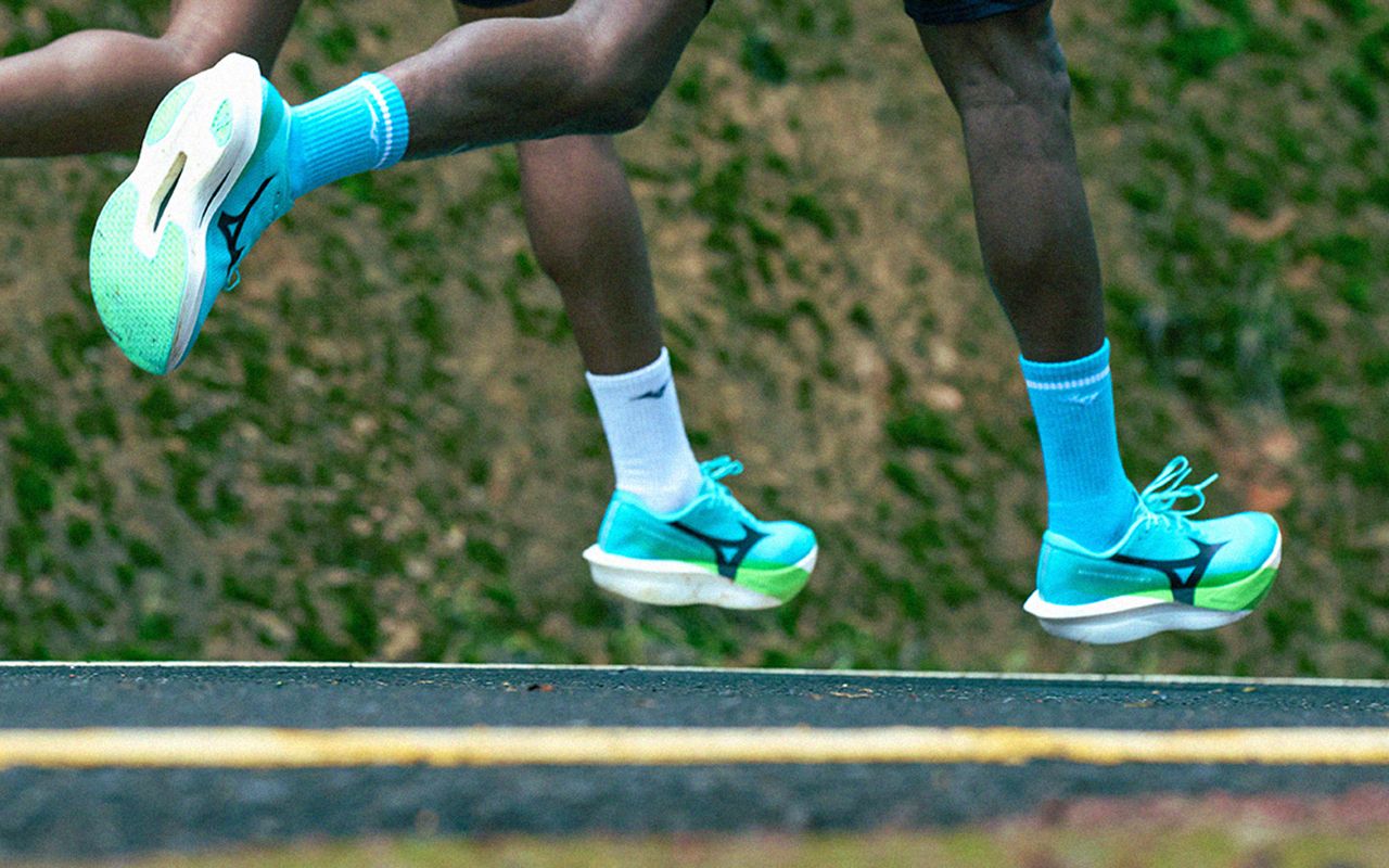 Mizuno Hyperwarp Elite 2 