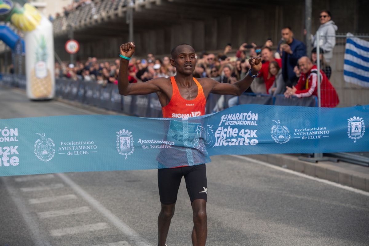 El ganador de la primera edición del Maratón Elche-Alicante