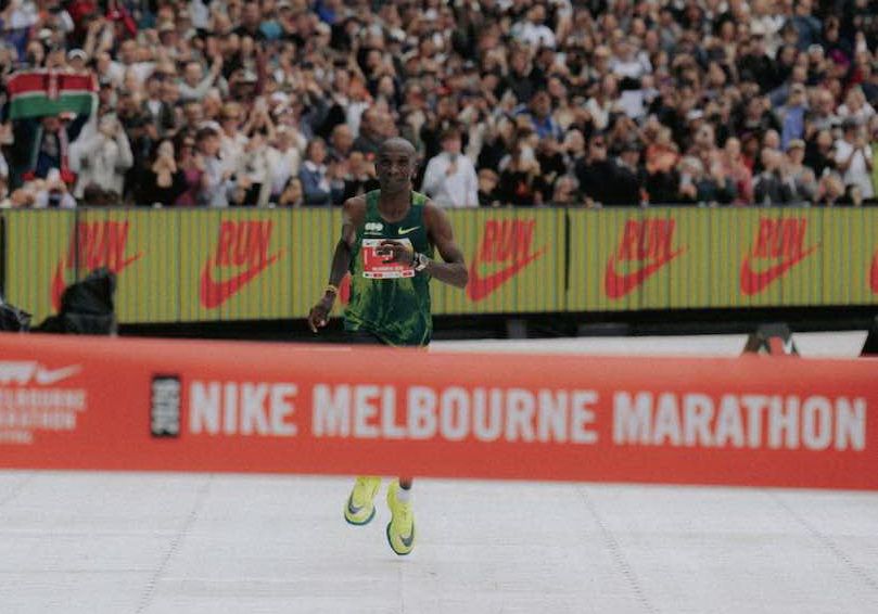 Kipchoge gana el Maratón de Melbourne 2026 con récord de la prueba