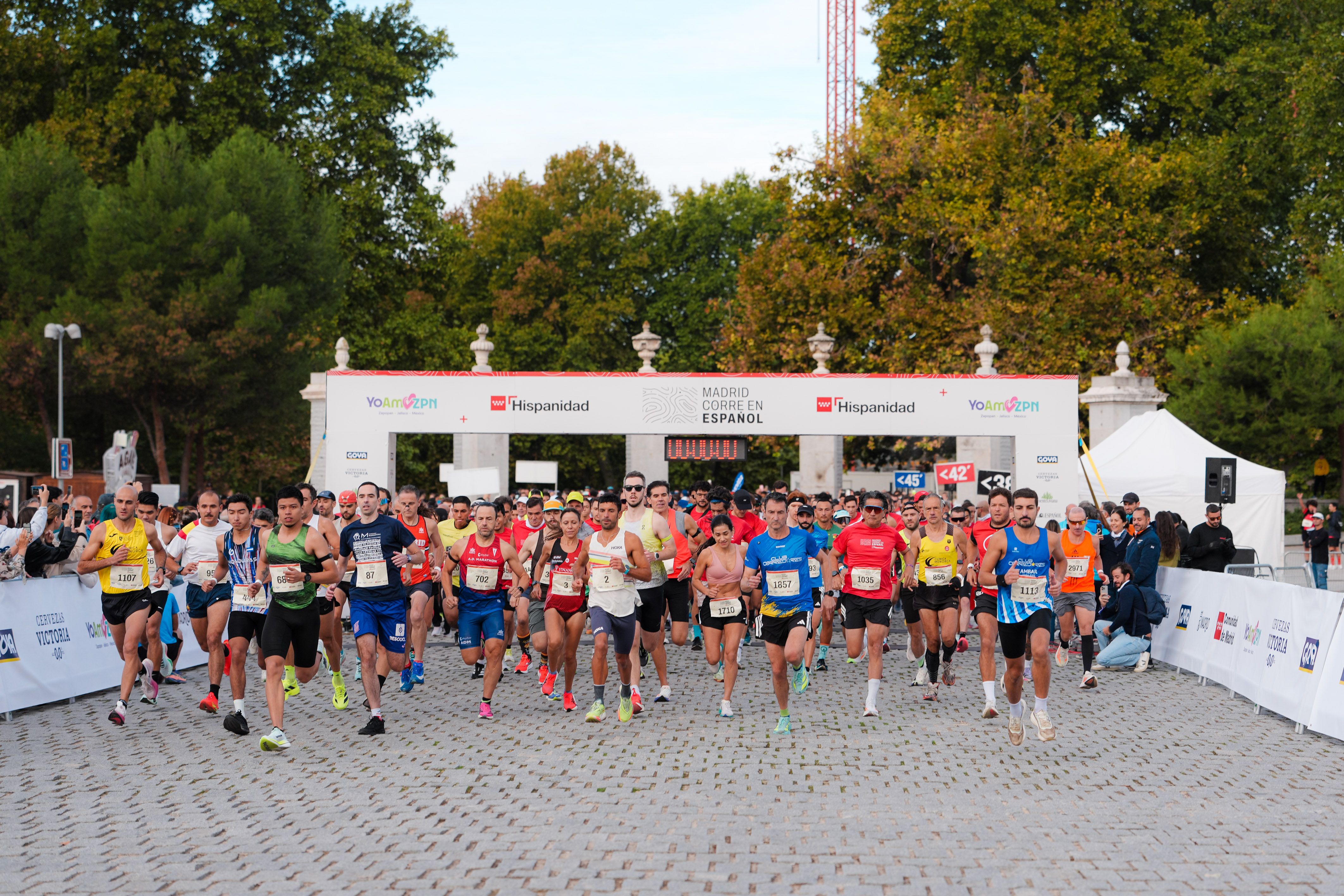 Salida de la 1ª Madrid Corre en Español en 2026