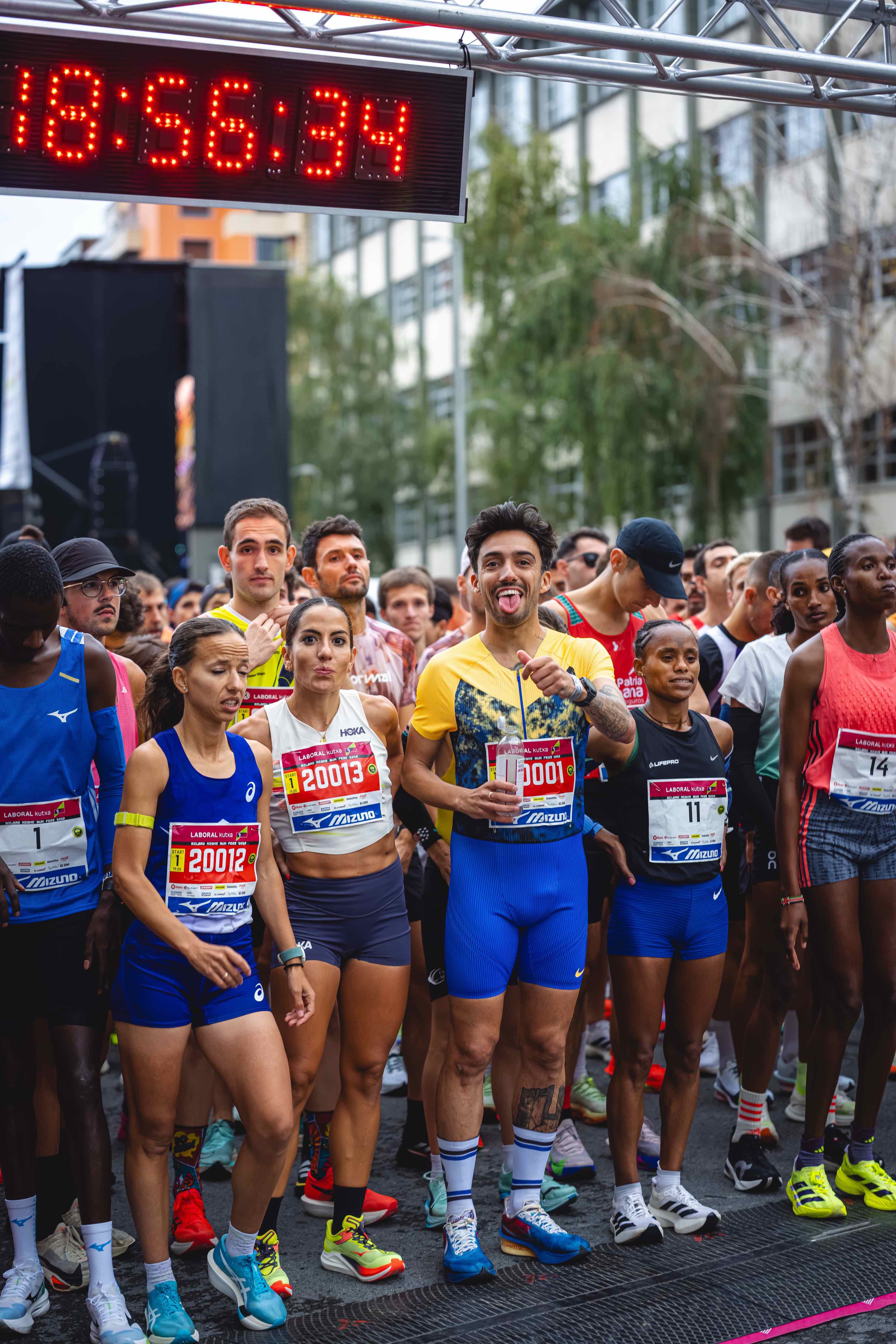 Las mejores fotos del Bilbao Nigh Running Fest 2026. 2 FOTORUNNERS.