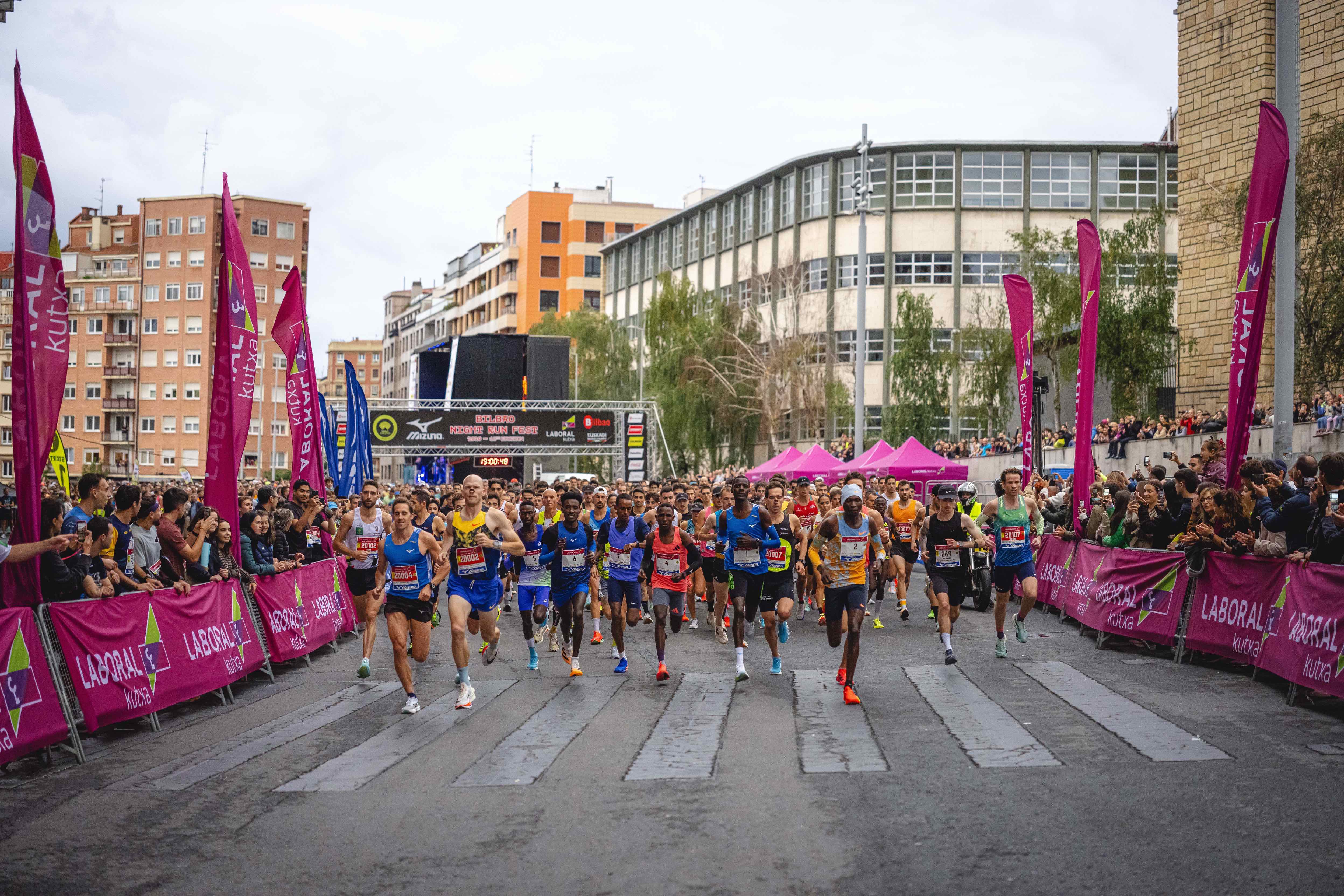 Las mejores fotos del Bilbao Nigh Running Fest 2026. 10 FOTORUNNERS.