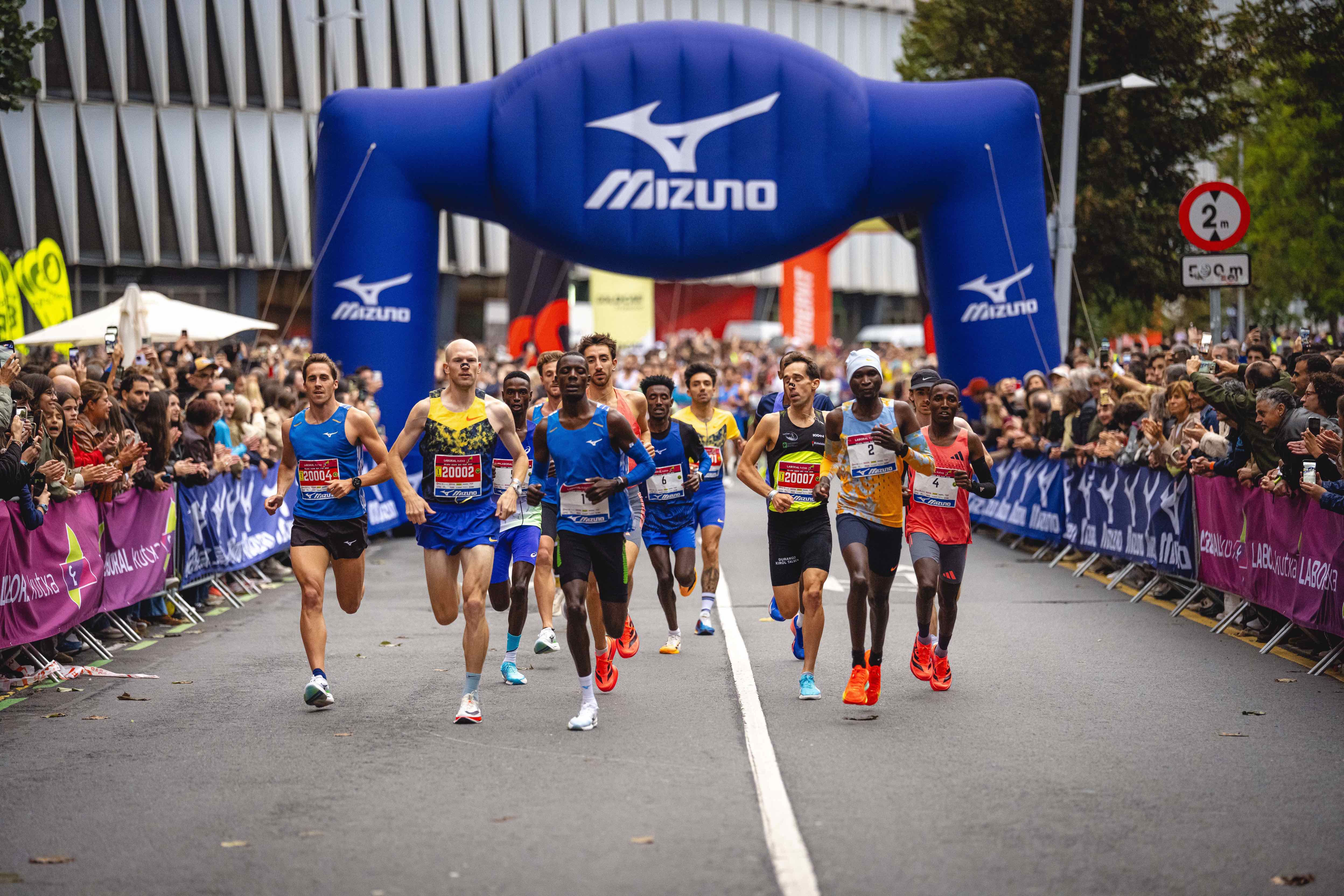 Las mejores fotos del Bilbao Nigh Running Fest 2026. 14 FOTORUNNERS.