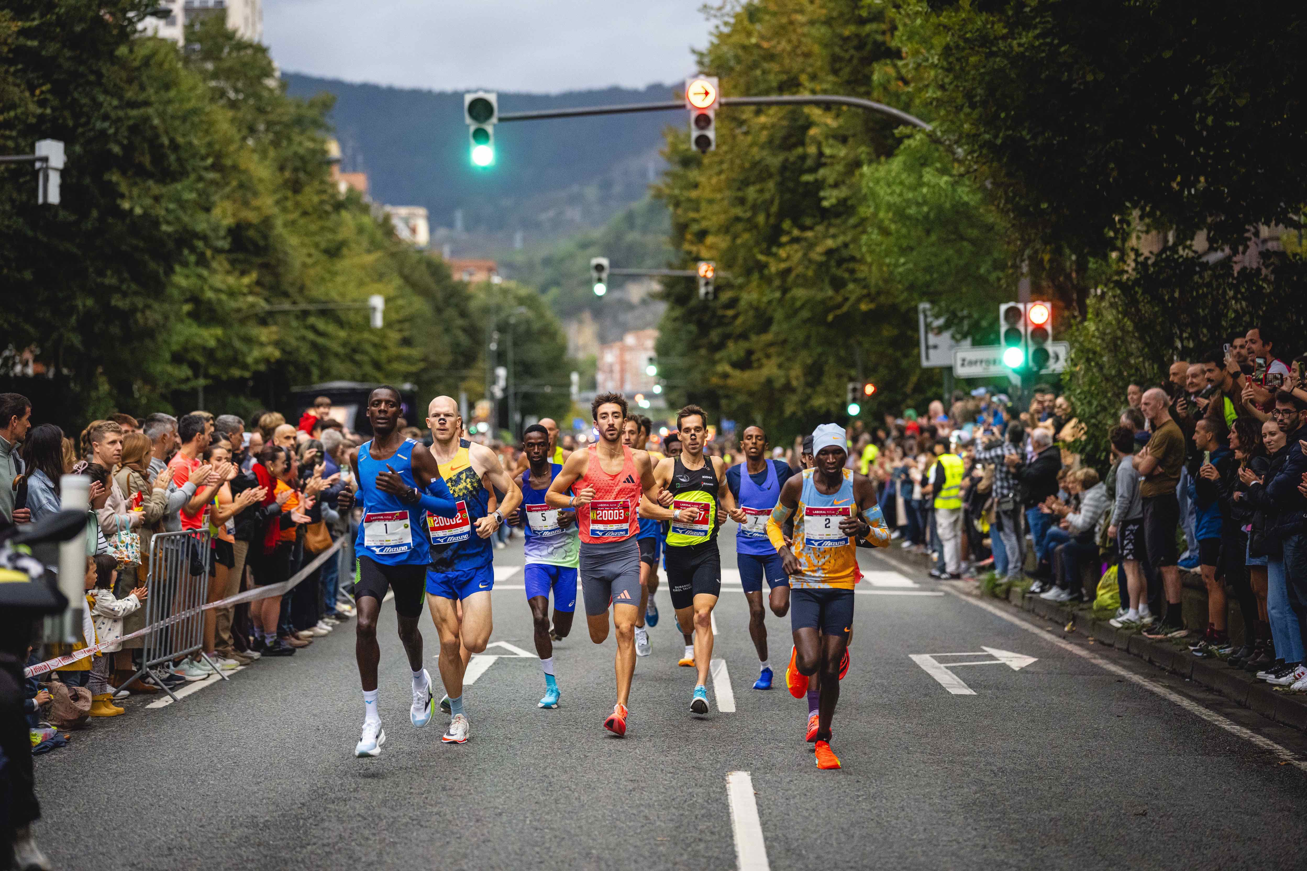Las mejores fotos del Bilbao Nigh Running Fest 2026. 15 FOTORUNNERS.
