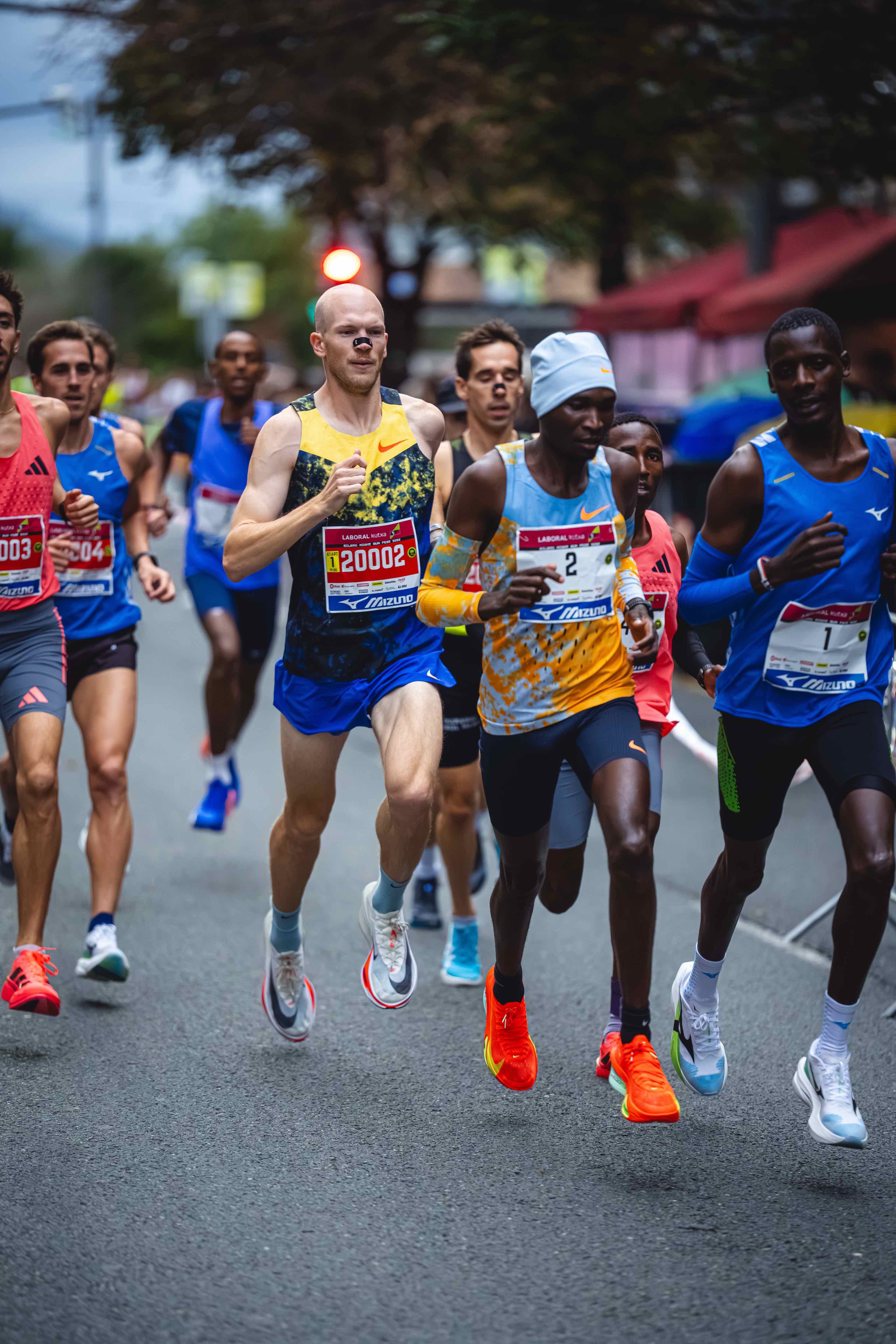 Las mejores fotos del Bilbao Nigh Running Fest 2026. 18 FOTORUNNERS.