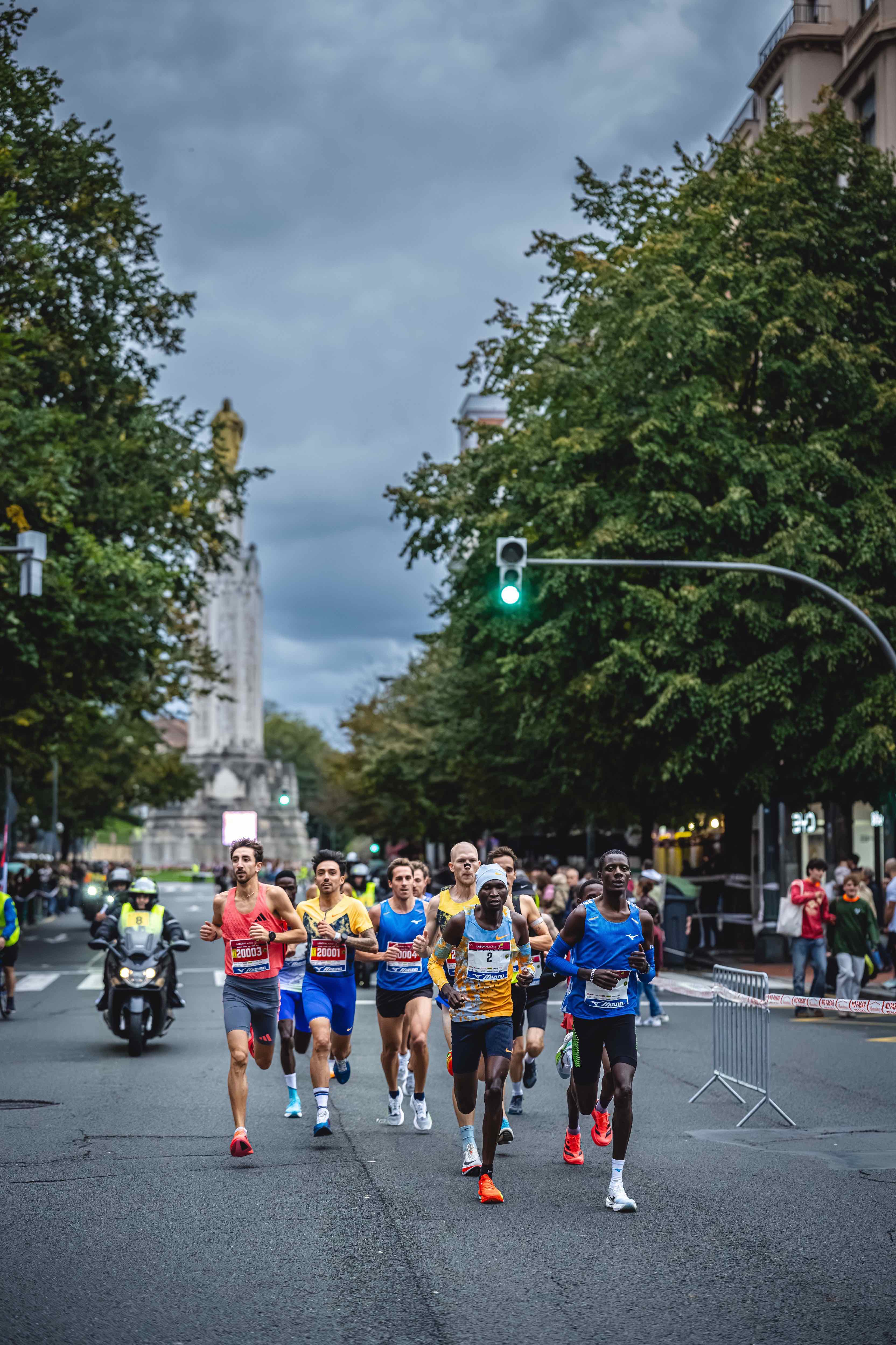 Las mejores fotos del Bilbao Nigh Running Fest 2026. 21 FOTORUNNERS.