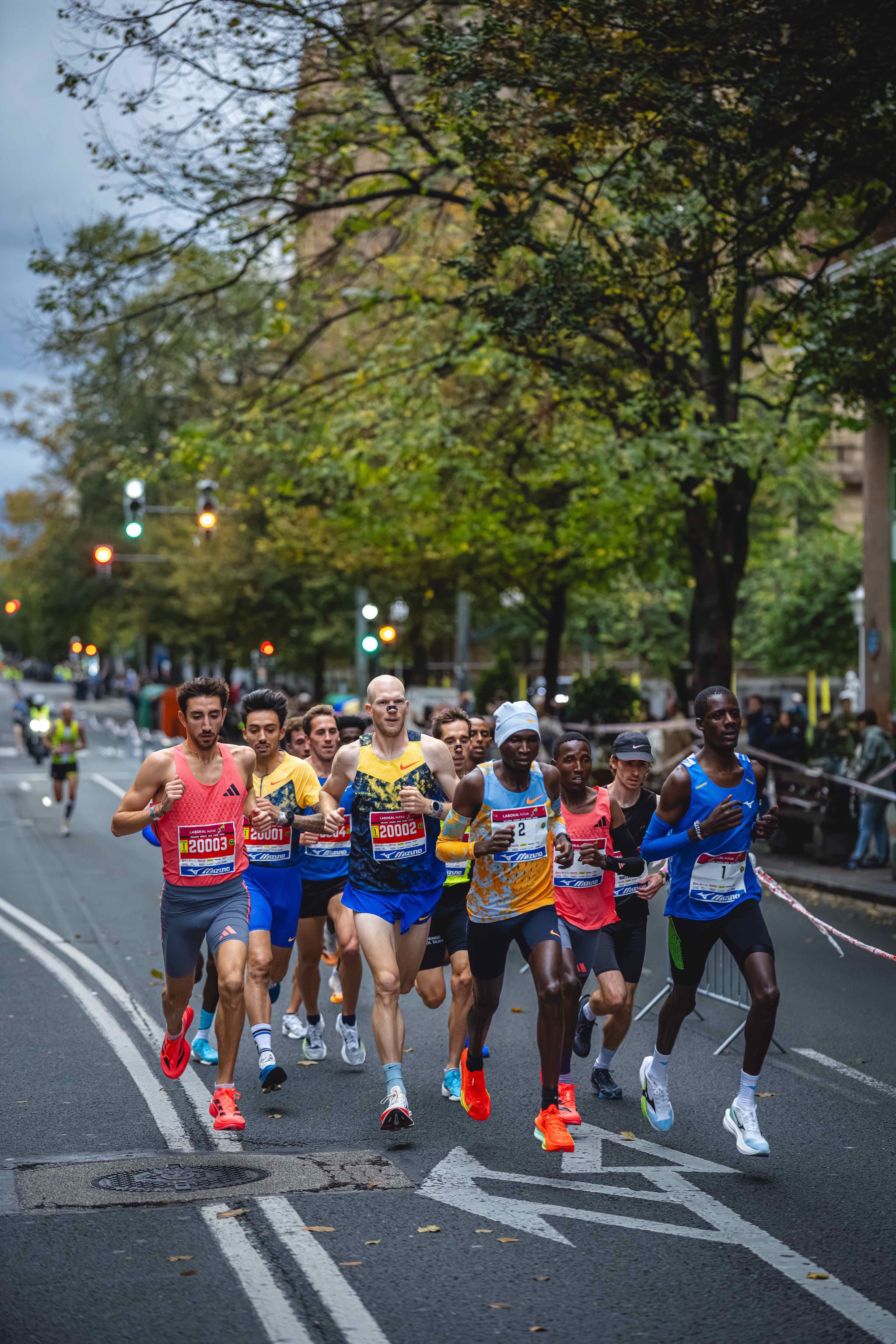 Las mejores fotos del Bilbao Nigh Running Fest 2026. 31 FOTORUNNERS.