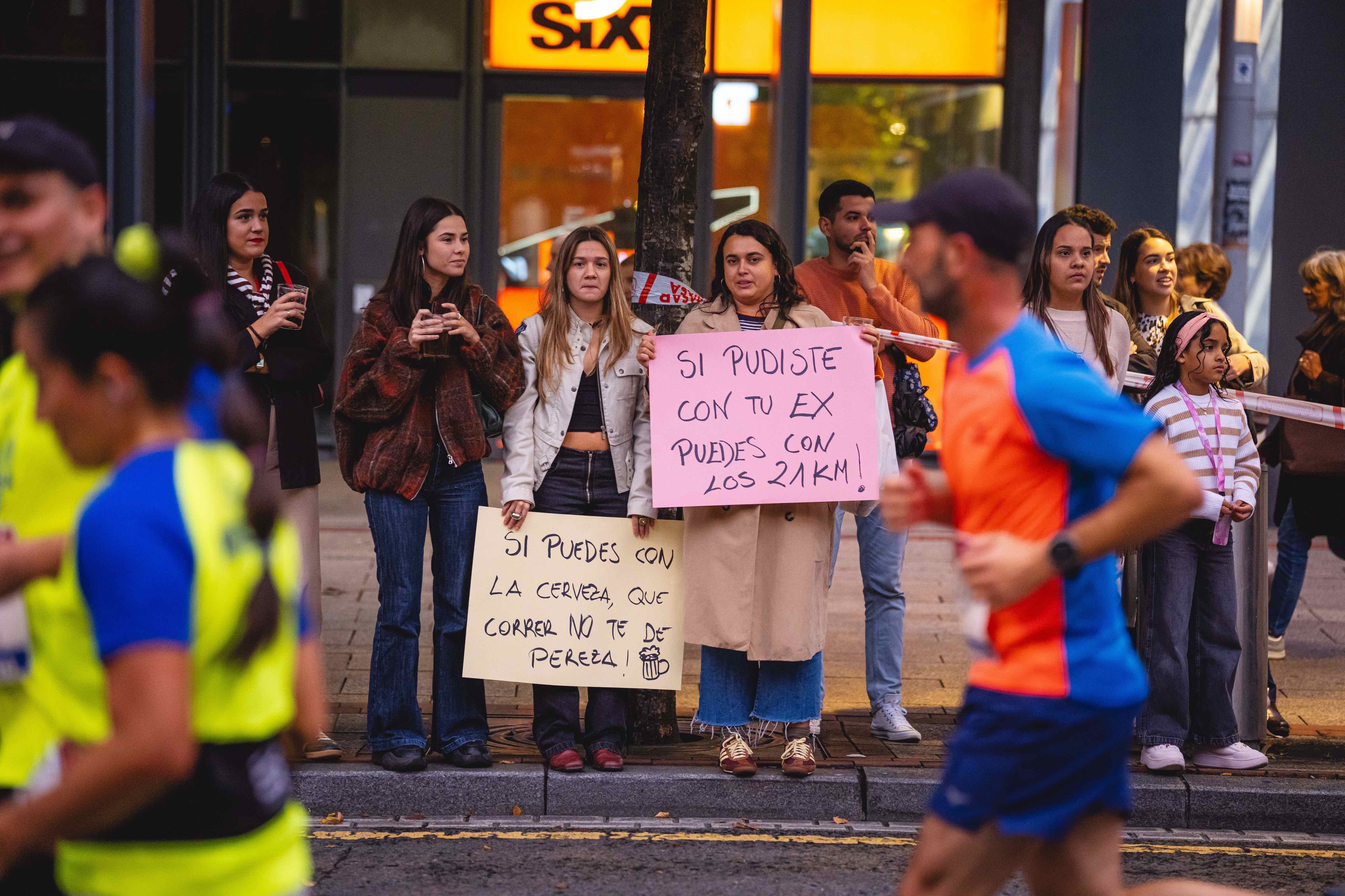Las mejores fotos del Bilbao Nigh Running Fest 2026. 38 FOTORUNNERS.