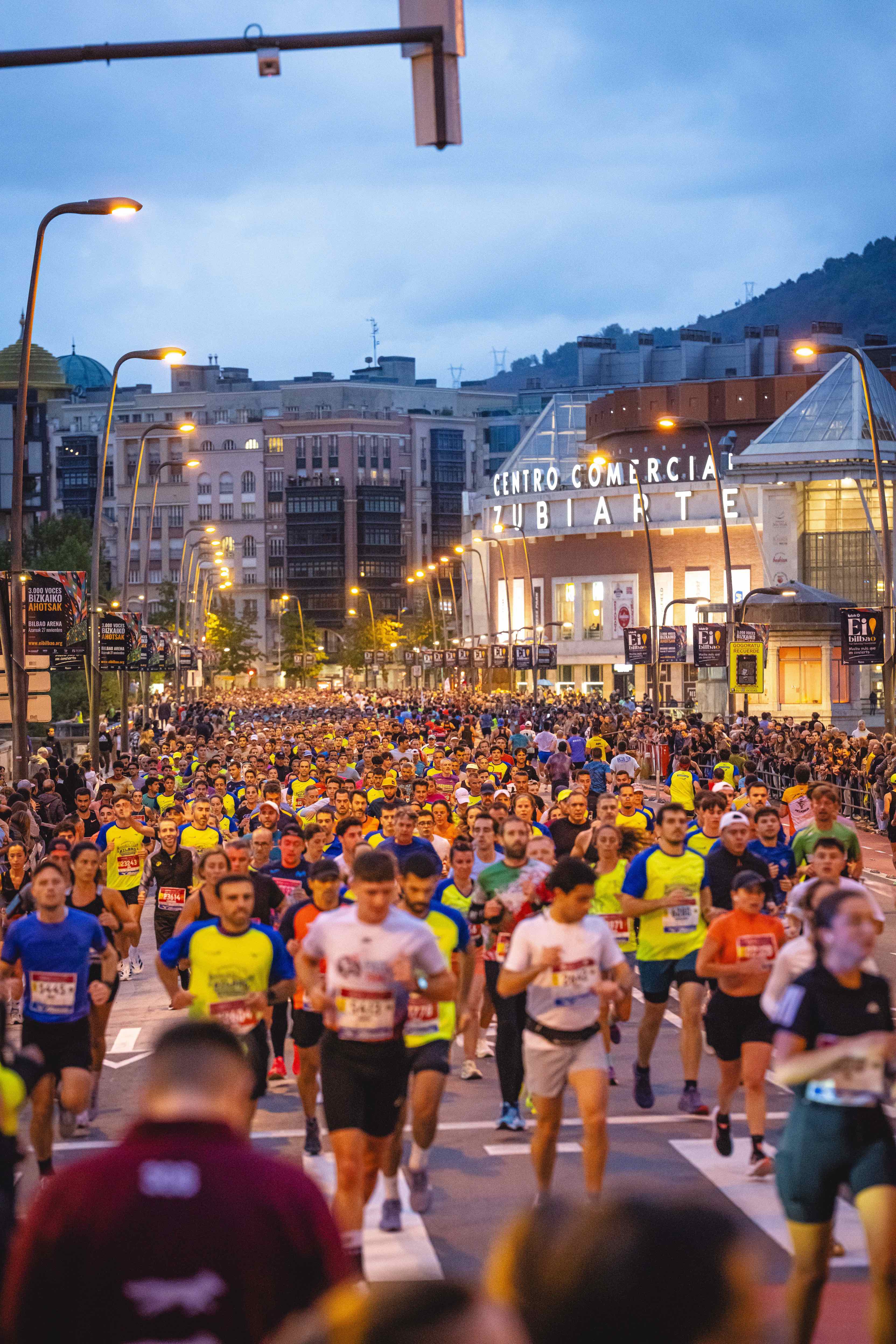 Las mejores fotos del Bilbao Nigh Running Fest 2026. 41 FOTORUNNERS.