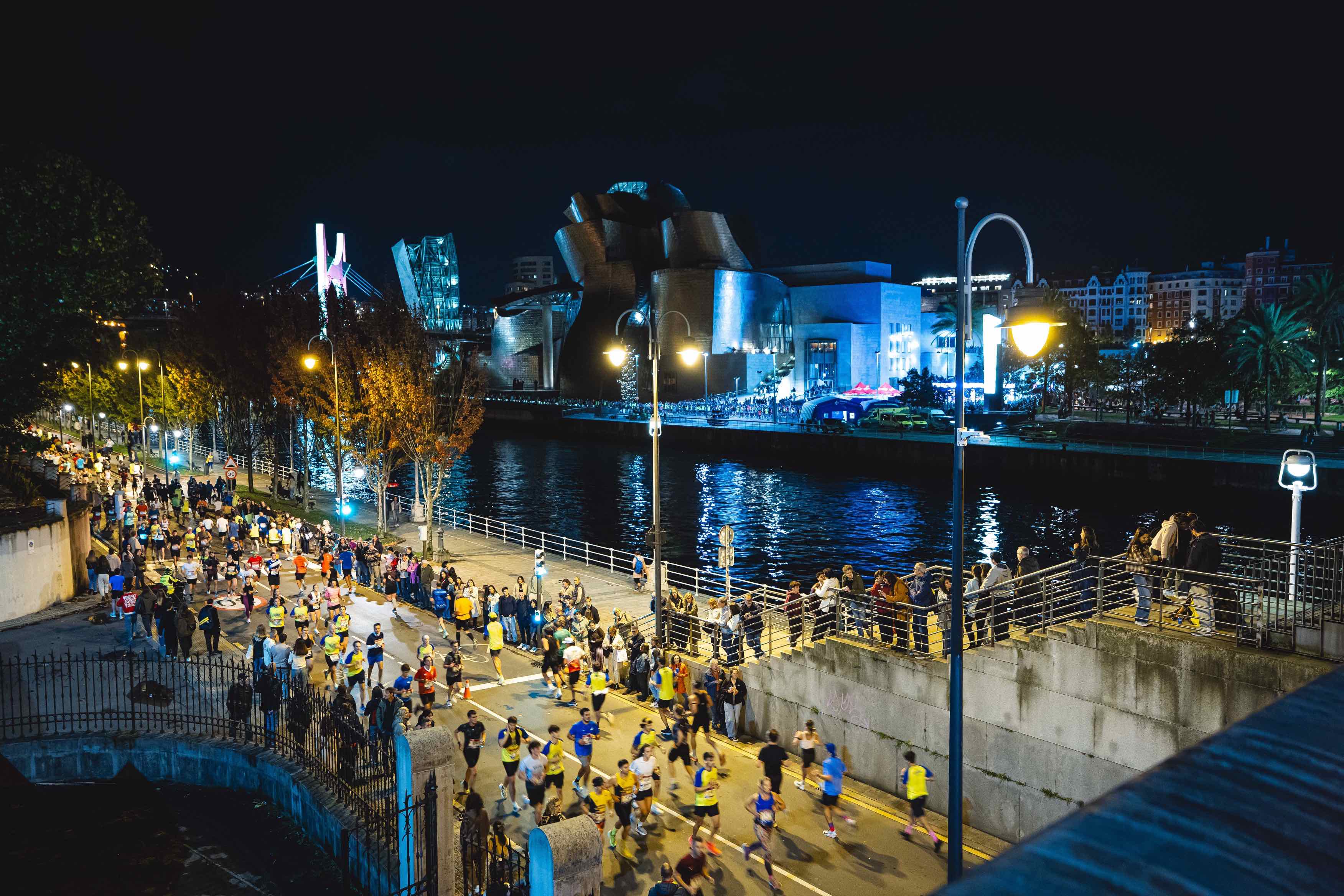 Las mejores fotos del Bilbao Nigh Running Fest 2026. 51 FOTORUNNERS.