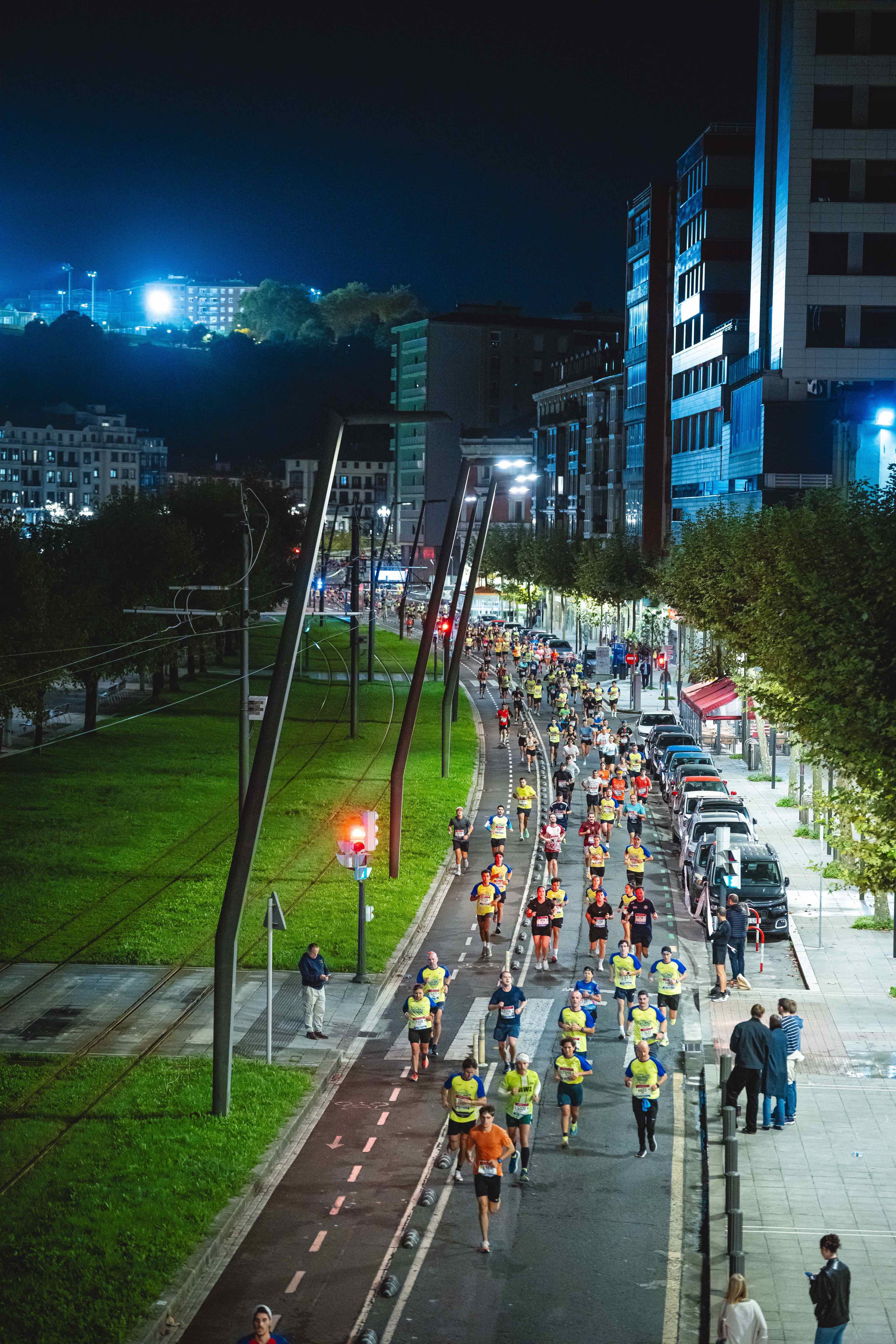 Las mejores fotos del Bilbao Nigh Running Fest 2026. 55 FOTORUNNERS.