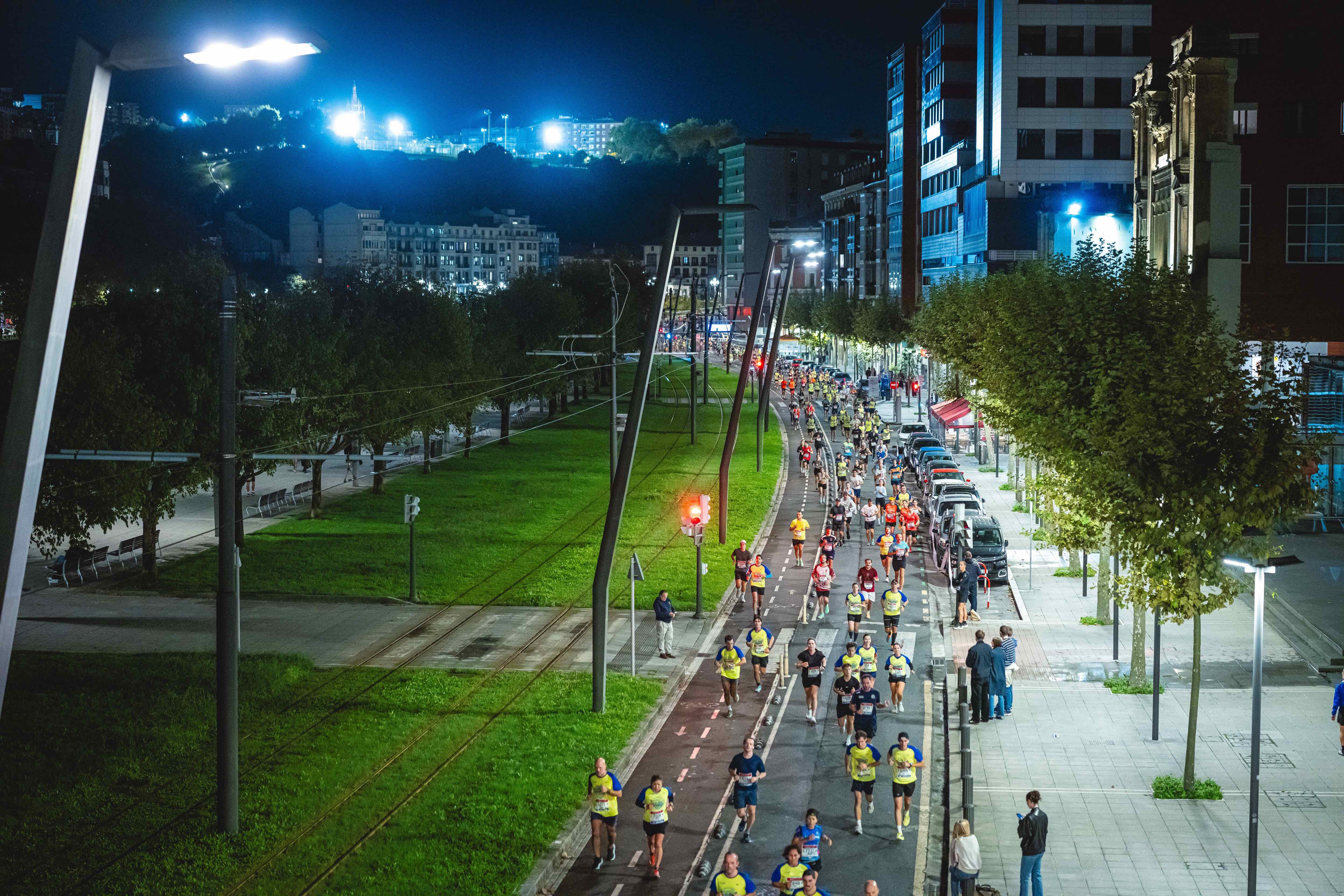 Las mejores fotos del Bilbao Nigh Running Fest 2026. 56 FOTORUNNERS.