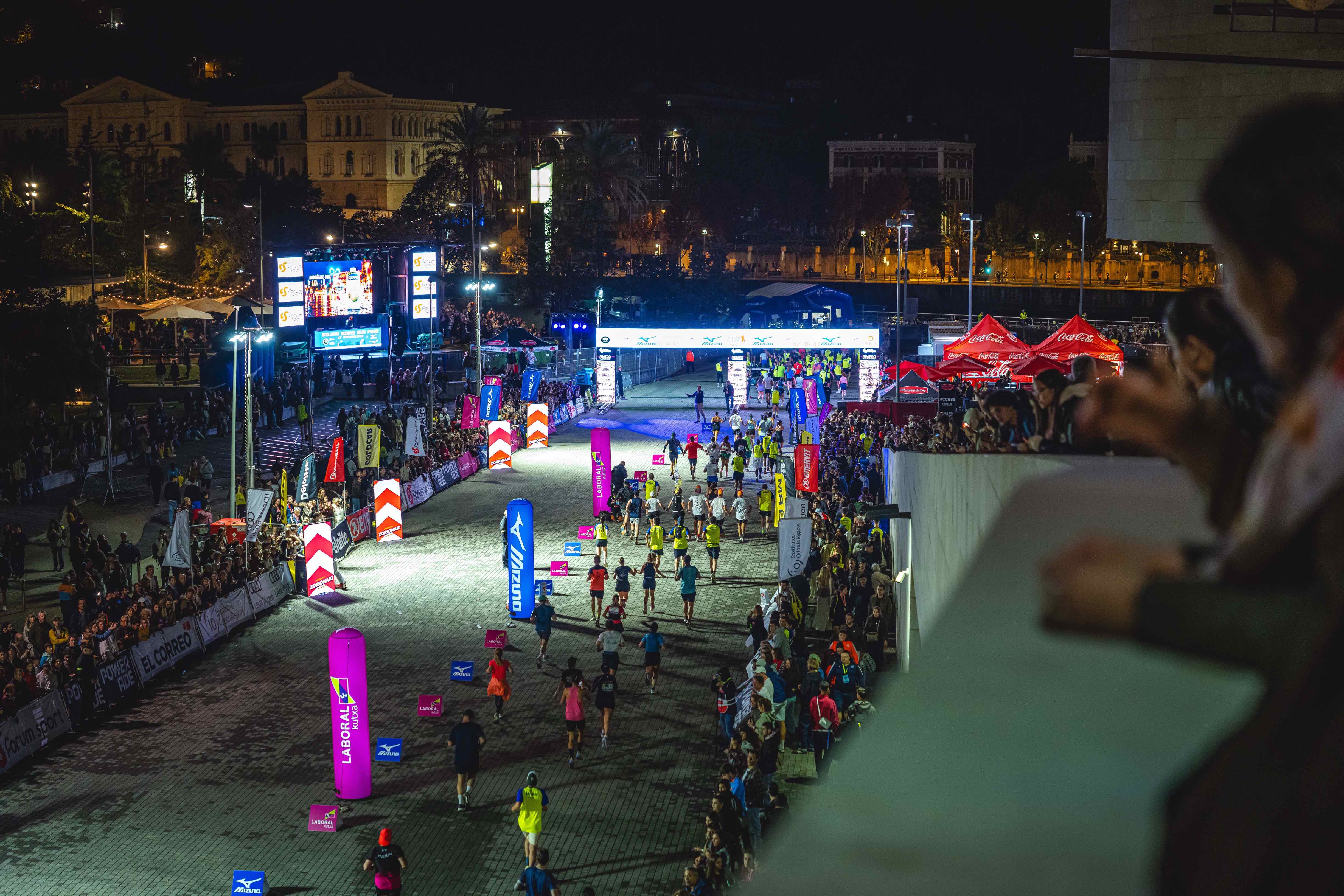 Las mejores fotos del Bilbao Nigh Running Fest 2026. 58 FOTORUNNERS.