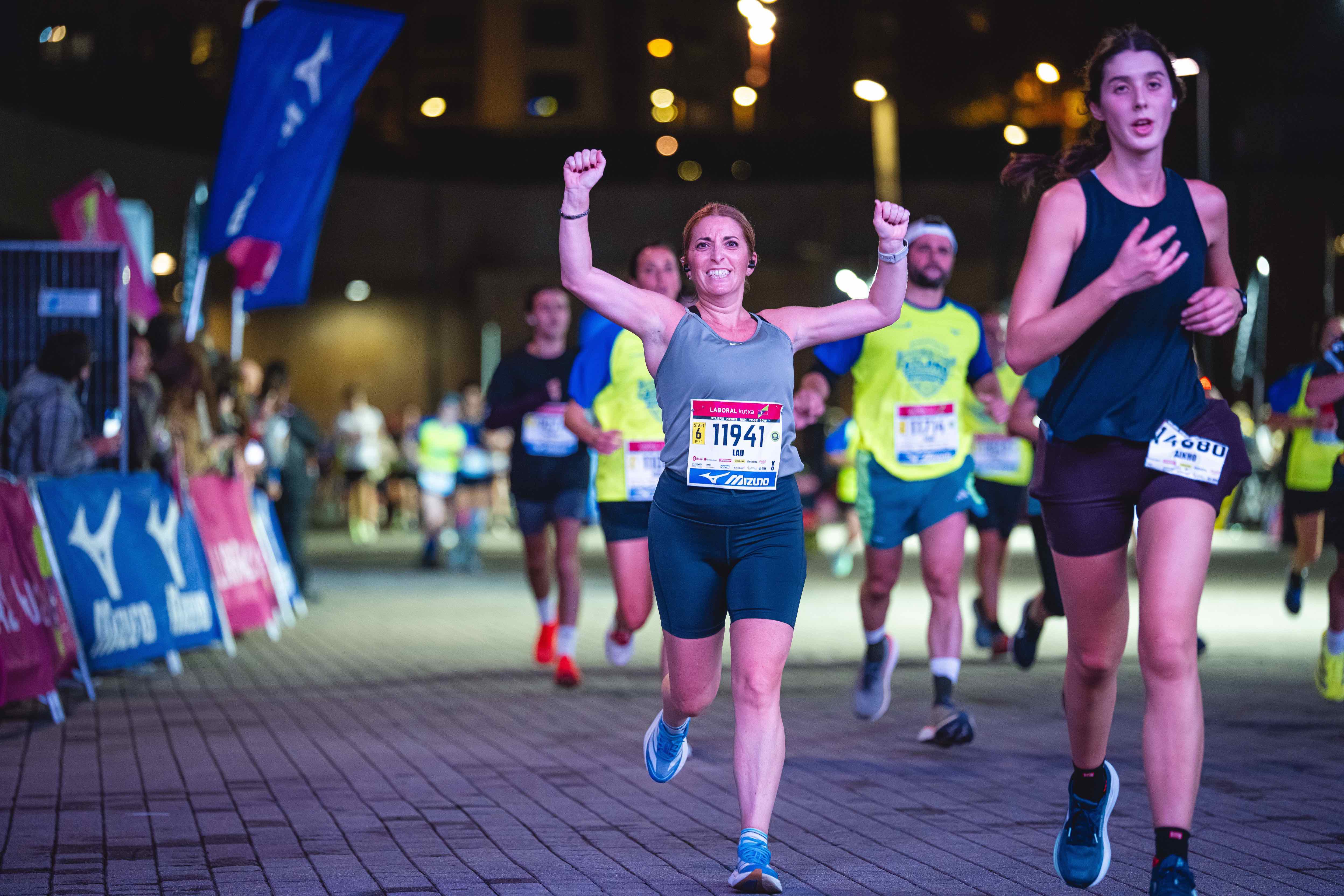Las mejores fotos del Bilbao Nigh Running Fest 2026. 59 FOTORUNNERS.