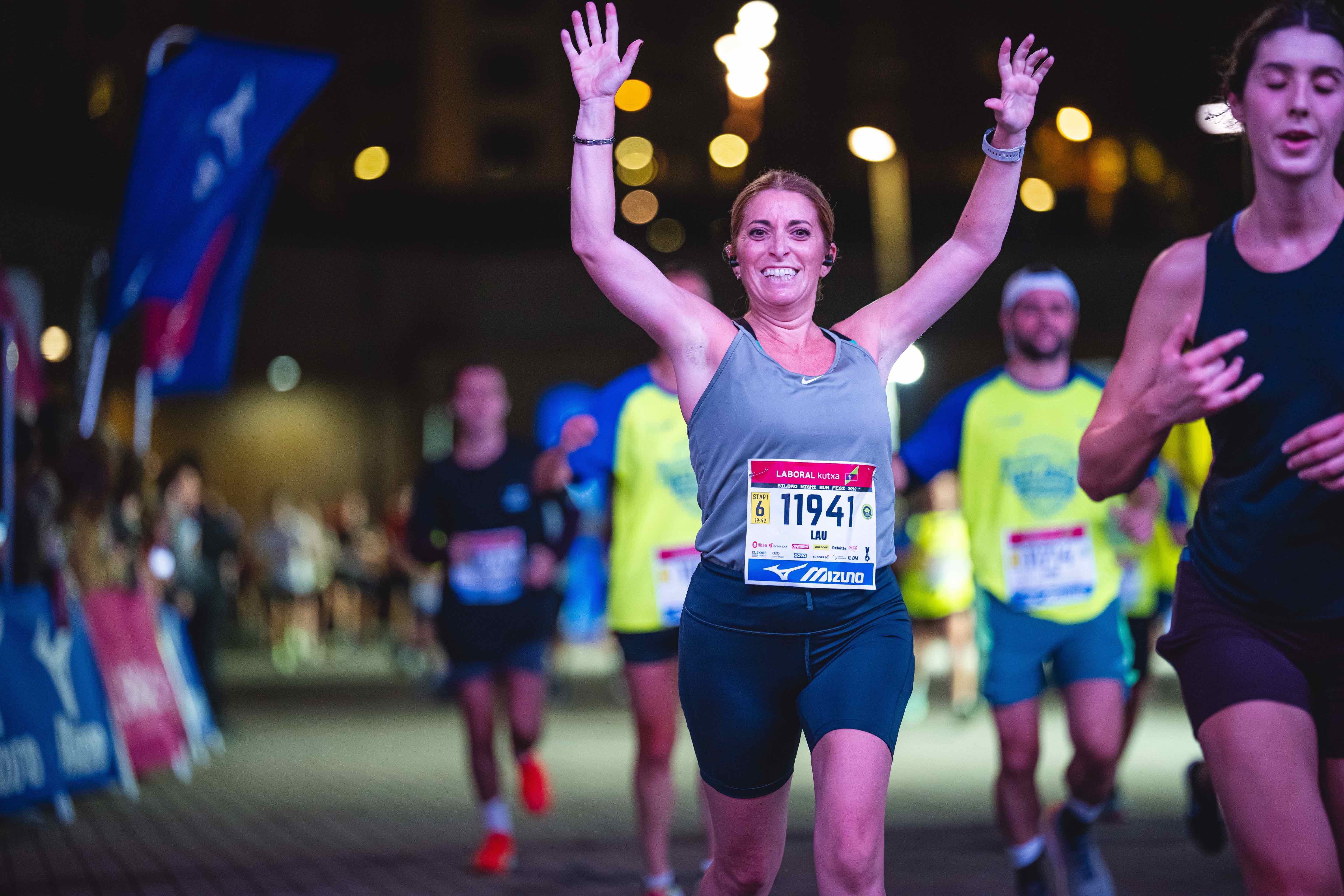 Las mejores fotos del Bilbao Nigh Running Fest 2026. 60 FOTORUNNERS.