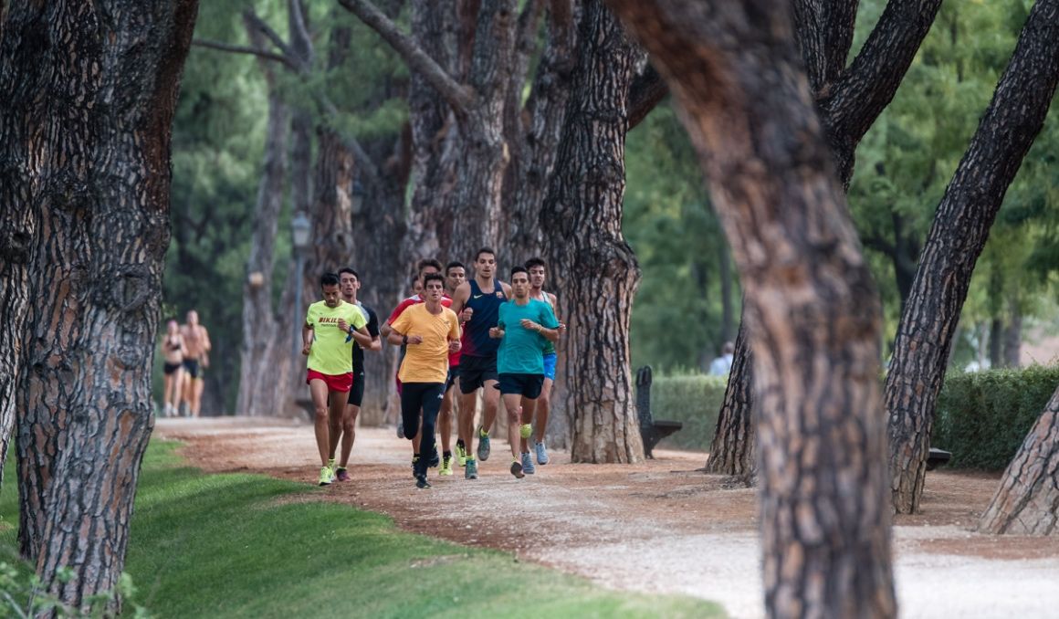 Pronto saldremos a correr, aunque de momento no podremos ir en grupo durante el confinamiento. Foto: Sportmedia.