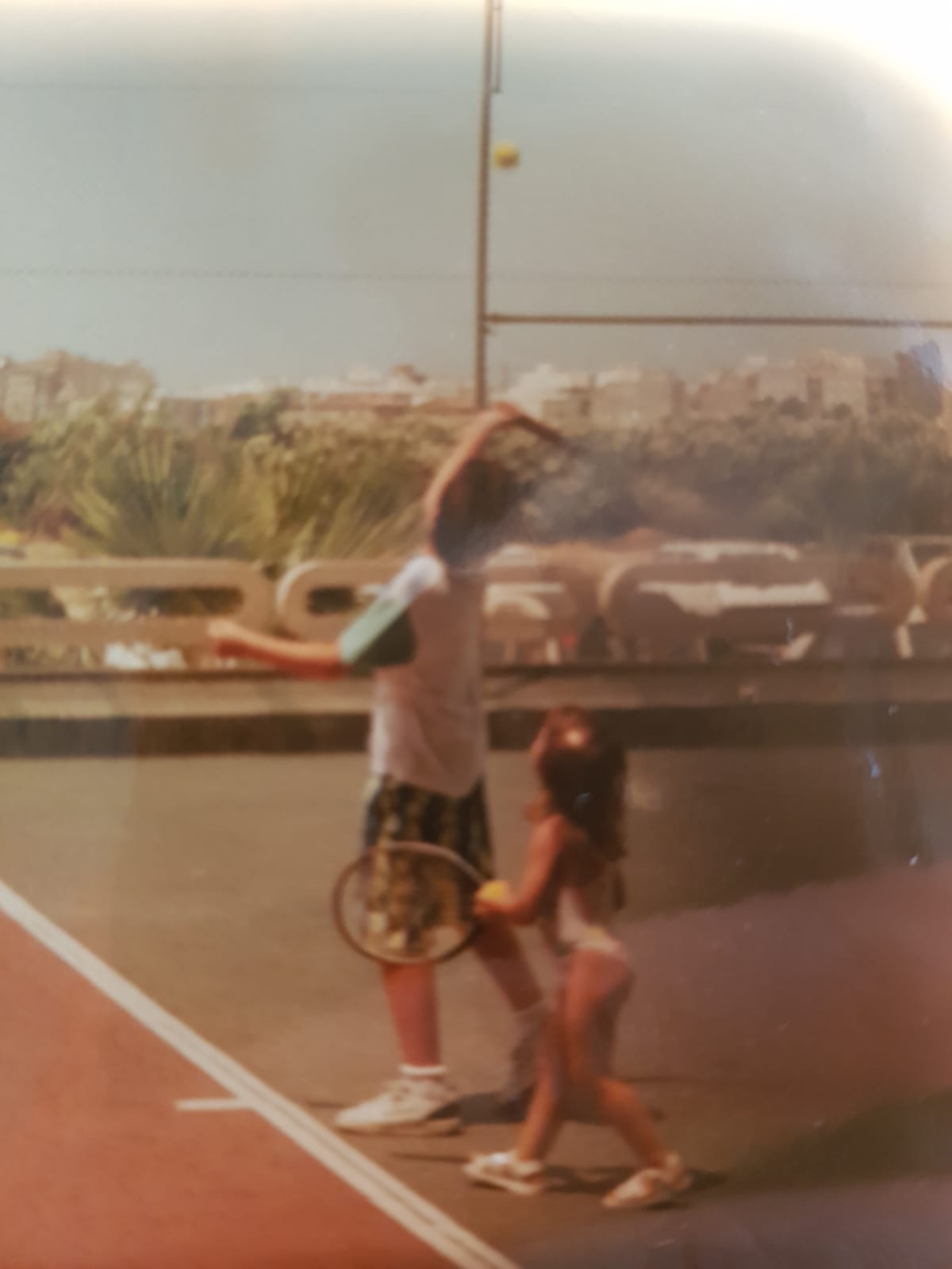 Jugando al tenis