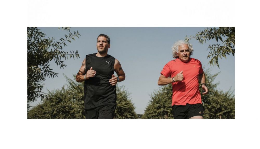Antonio Agredano y su padre corriendo en Córdoba. Foto: David Molina.