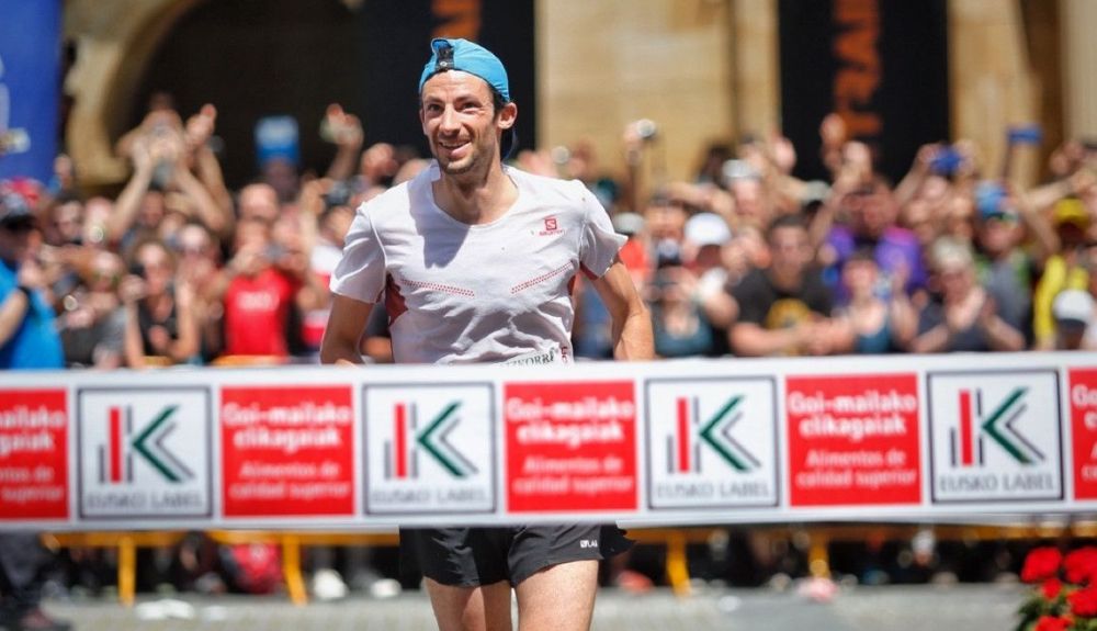 Kilian Jornet triunfando en la Zegama-Aizkorri de 2019 | Félix Sánchez