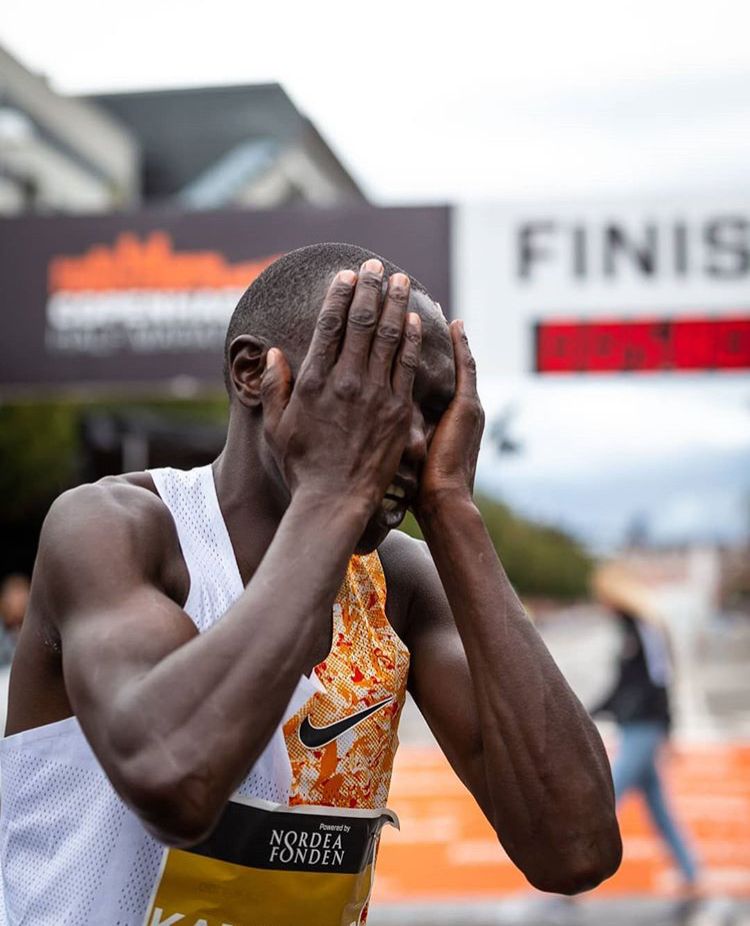 El récord del mundo de Geoffrey Kamworor en imágenes