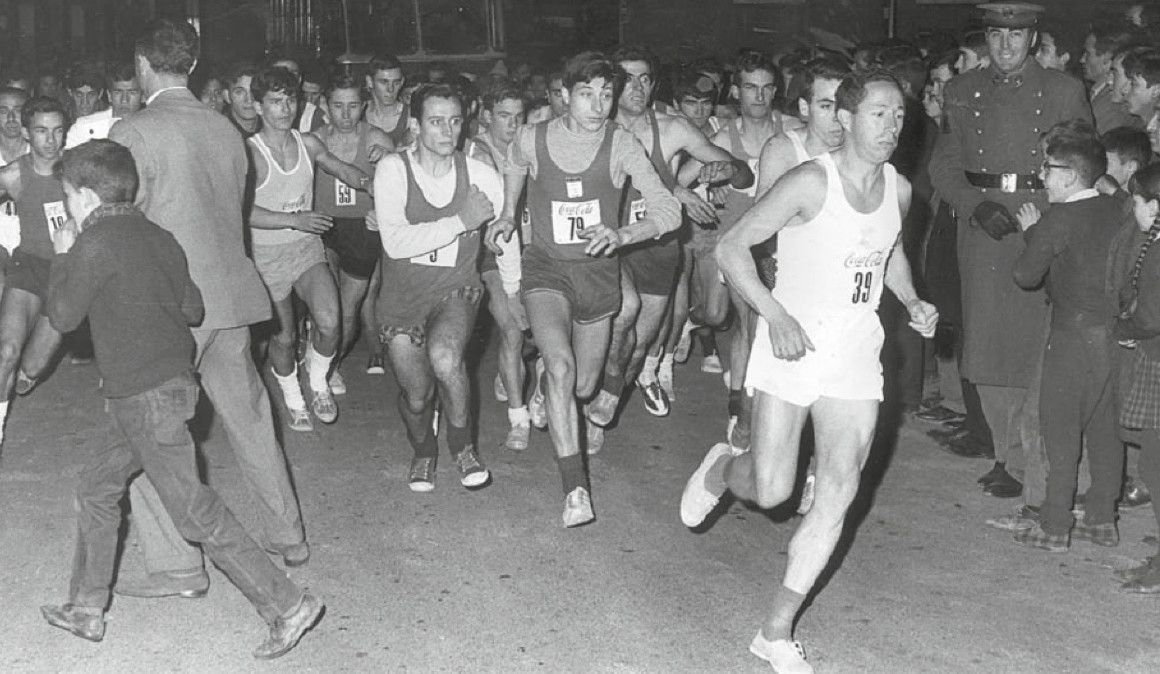 Salida del Gran Premio de Vallecas (hoy en día San Silvestre Vallecana) en 1964 con Jesús Hurtado a la cabeza | soycorredor.es
