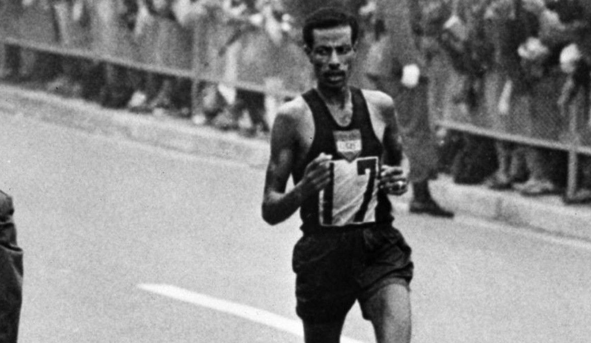 Abebe Bikila en una imagen de los Juegos Olímpicos de Tokio 1964 | COI