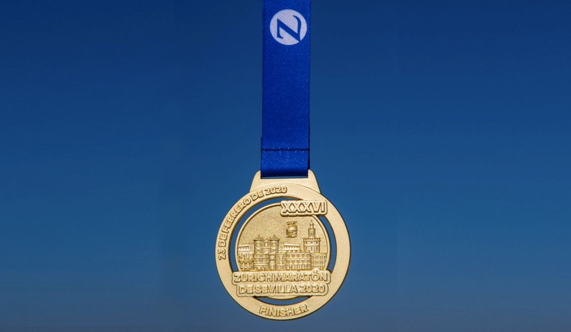 Así es la medalla del Maratón de Sevilla 2020