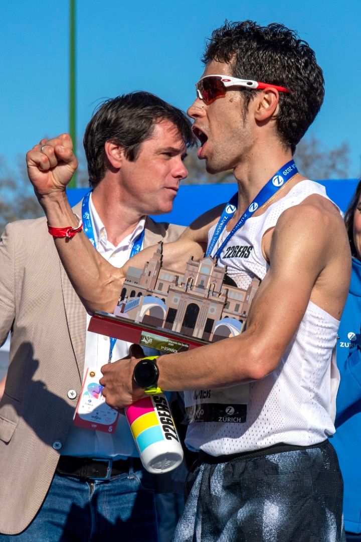 La mejores fotos de Javi Guerra en el Zurich Maratón de Sevilla