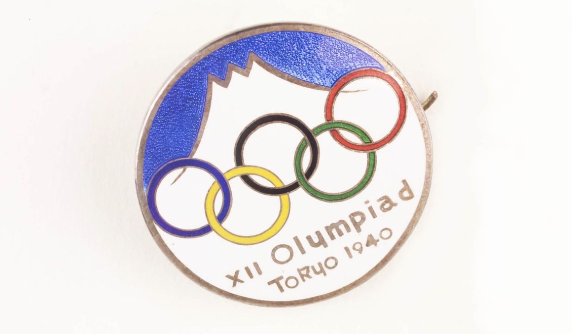 Un broche conmemorativo de los "NO Juegos" de Tokio 1940. Foto: COI