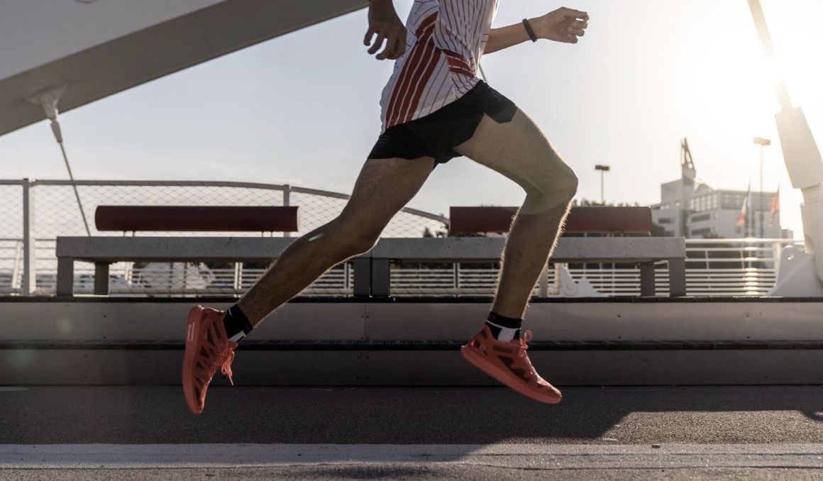 Así son las nuevas zapatillas de Salomon para el asfalto que utiliza Kilian Jornet