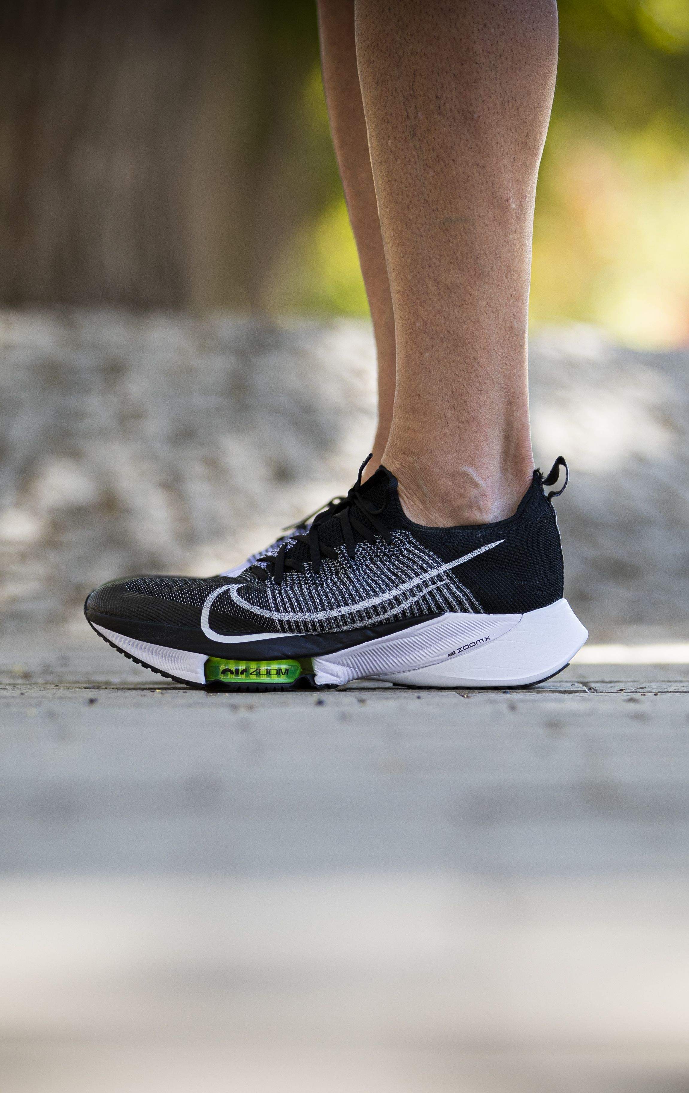  NIKE AIR ZOOM TEMPO NEXT%