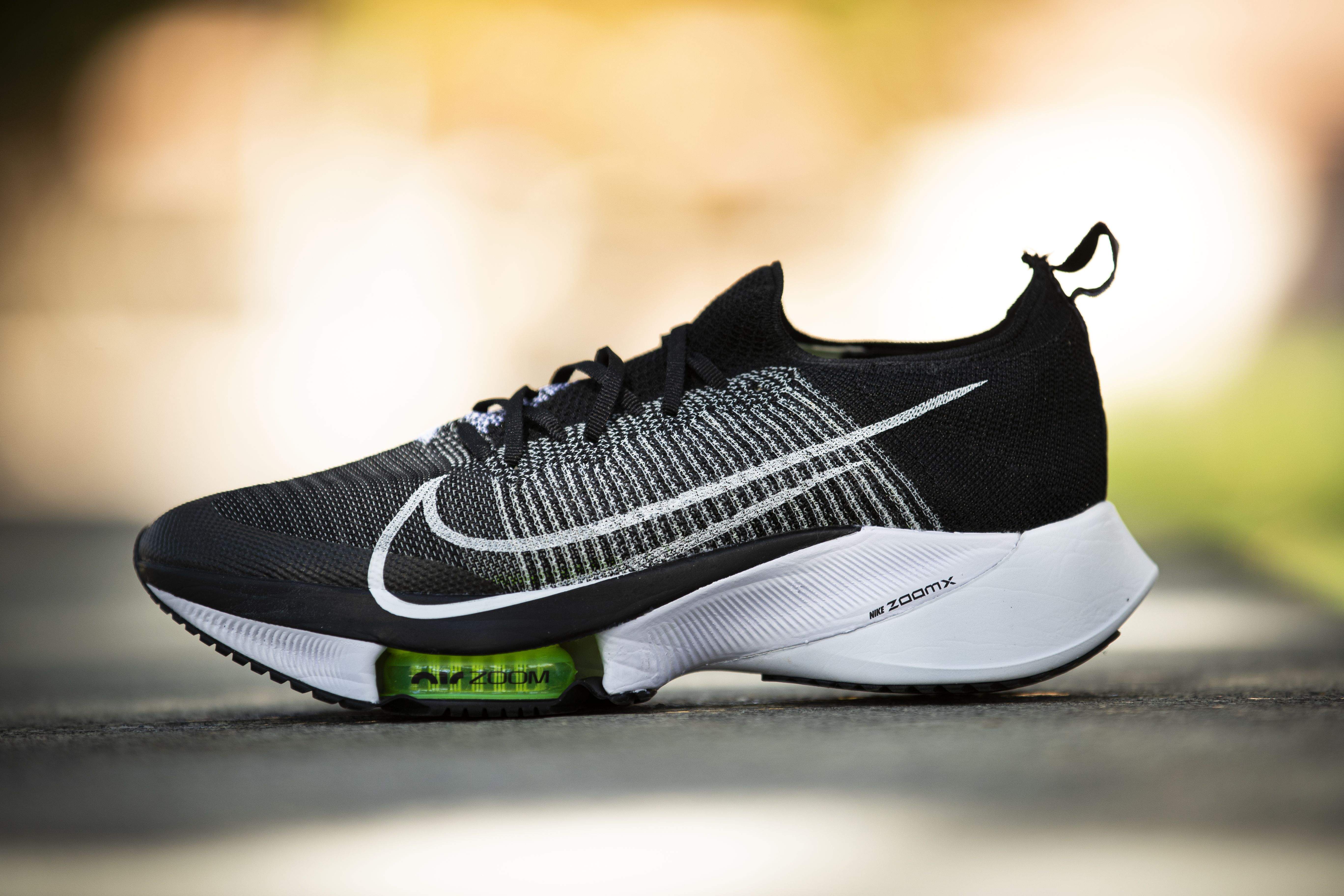  NIKE AIR ZOOM TEMPO NEXT%