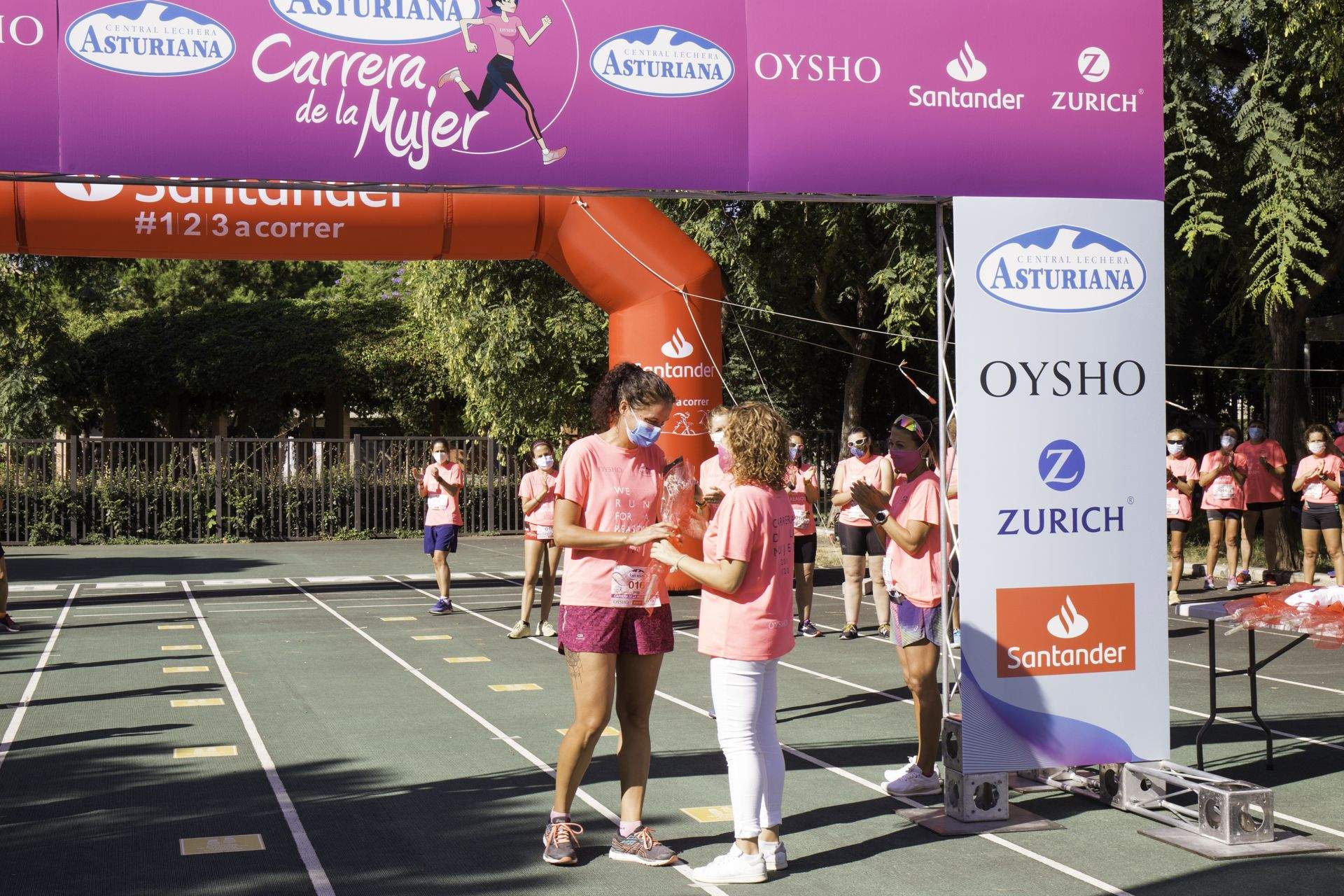 Las mejores fotos de la Carrera de la Mujer Virtual de Valencia 2020 (HOMENAJES)