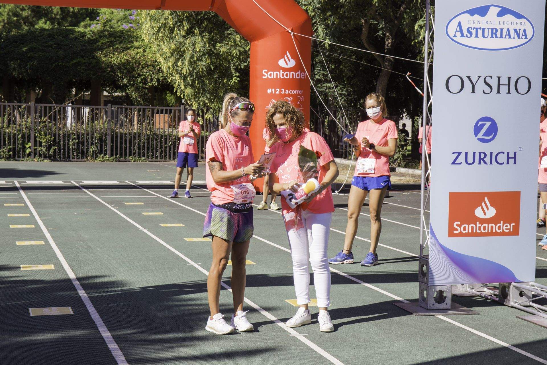 Las mejores fotos de la Carrera de la Mujer Virtual de Valencia 2020 (HOMENAJES)