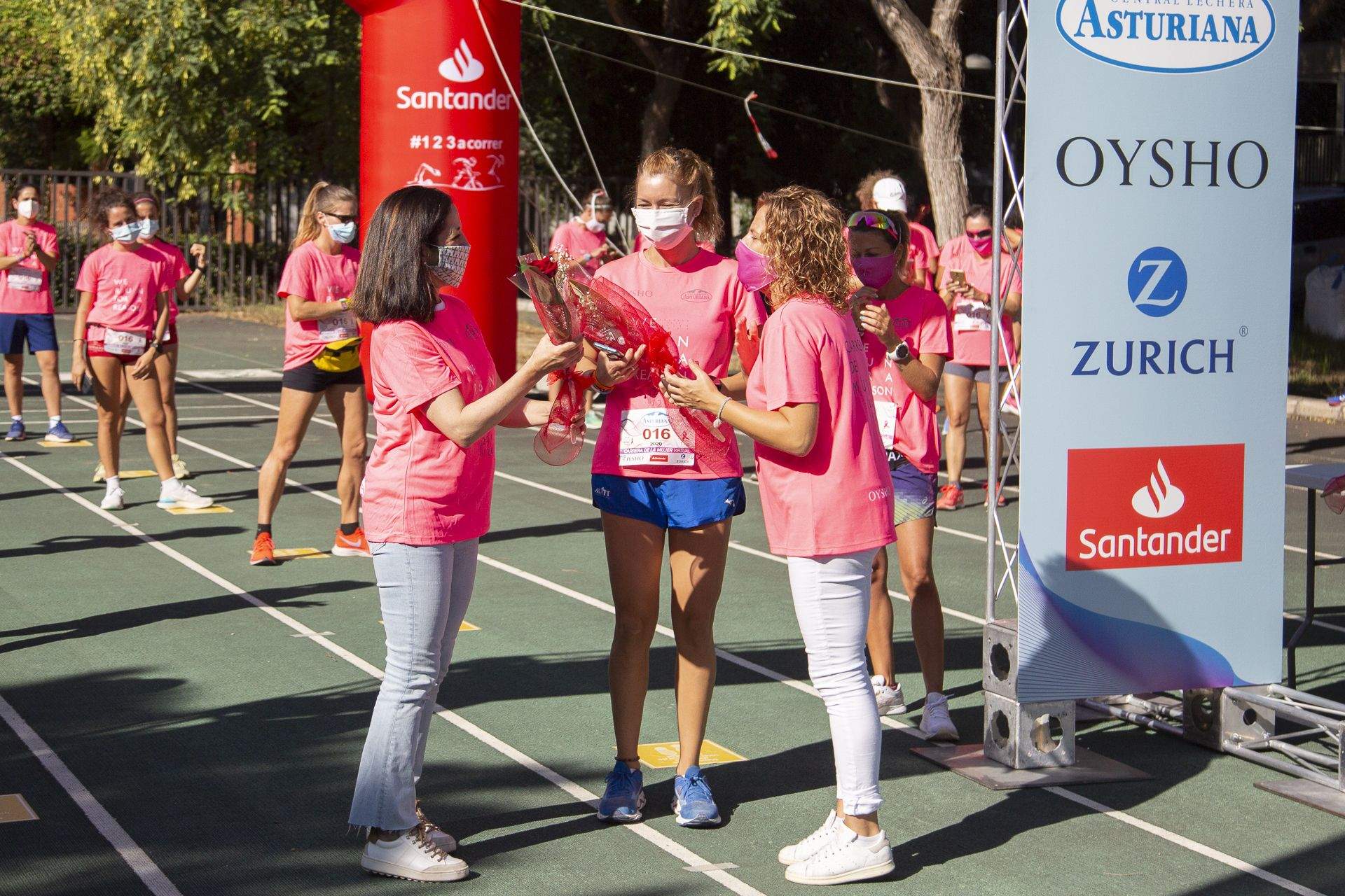 Las mejores fotos de la Carrera de la Mujer Virtual de Valencia 2020 (HOMENAJES)