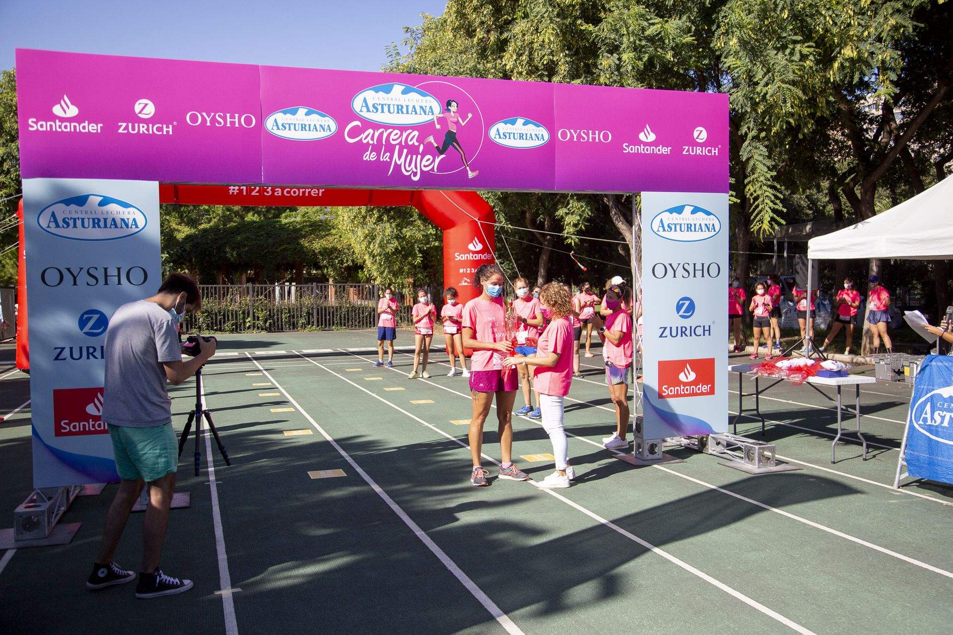 Las mejores fotos de la Carrera de la Mujer Virtual de Valencia 2020 (HOMENAJES)