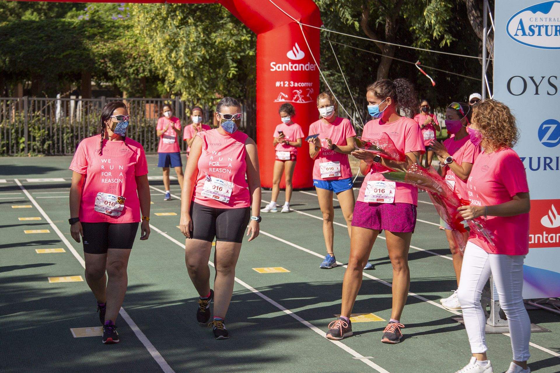 Las mejores fotos de la Carrera de la Mujer Virtual de Valencia 2020 (HOMENAJES)
