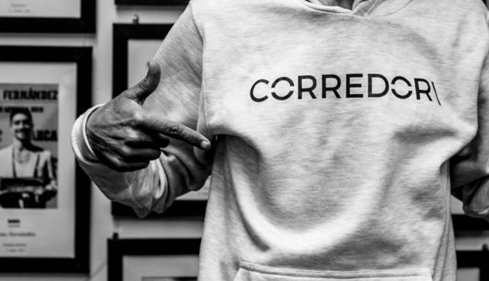 La sudadera que recibirás con la suscripción a Corredor