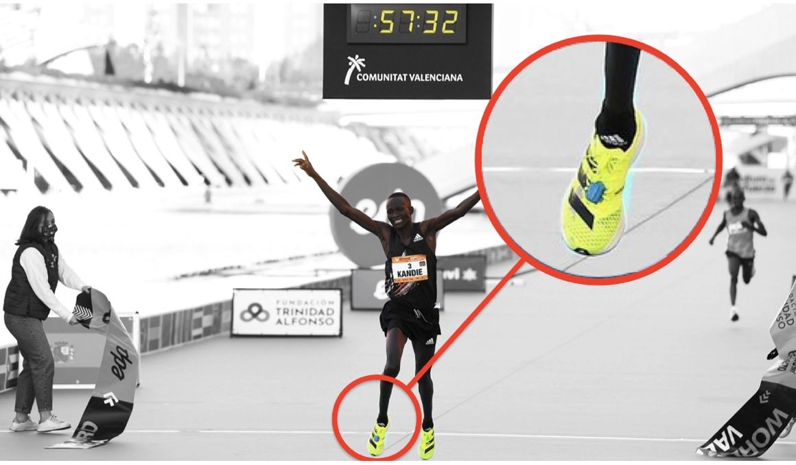 Kibiwott Kandie batiendo el récord del mundo de medio maratón
