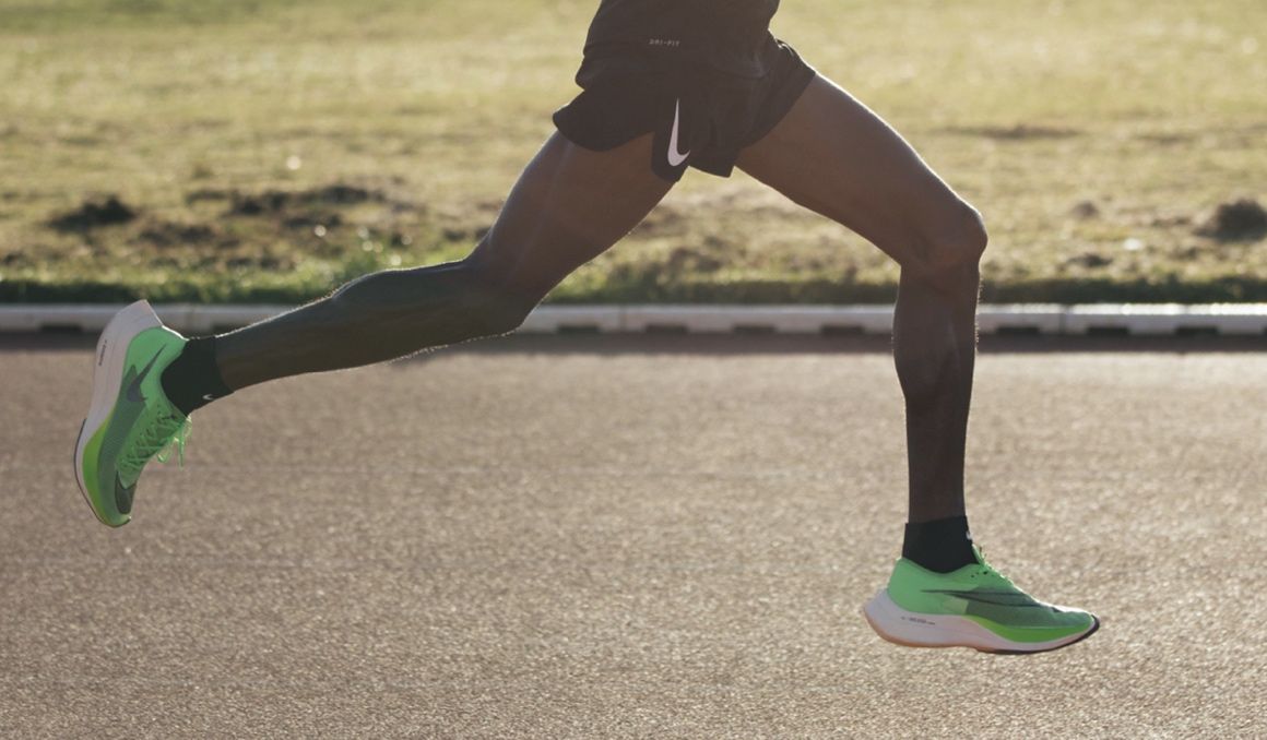 Mo Farah corriendo con las Nike Vaporfly Next% durante un entrenamiento. Mo Farah corriendo con las Nike Vaporfly Next% durante un entrenamiento.