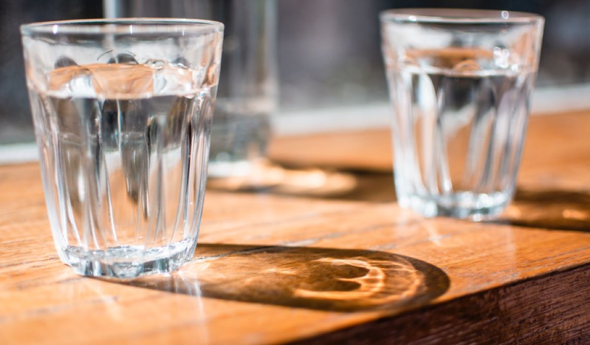 Ocho vasos de agua al día son los necesarios