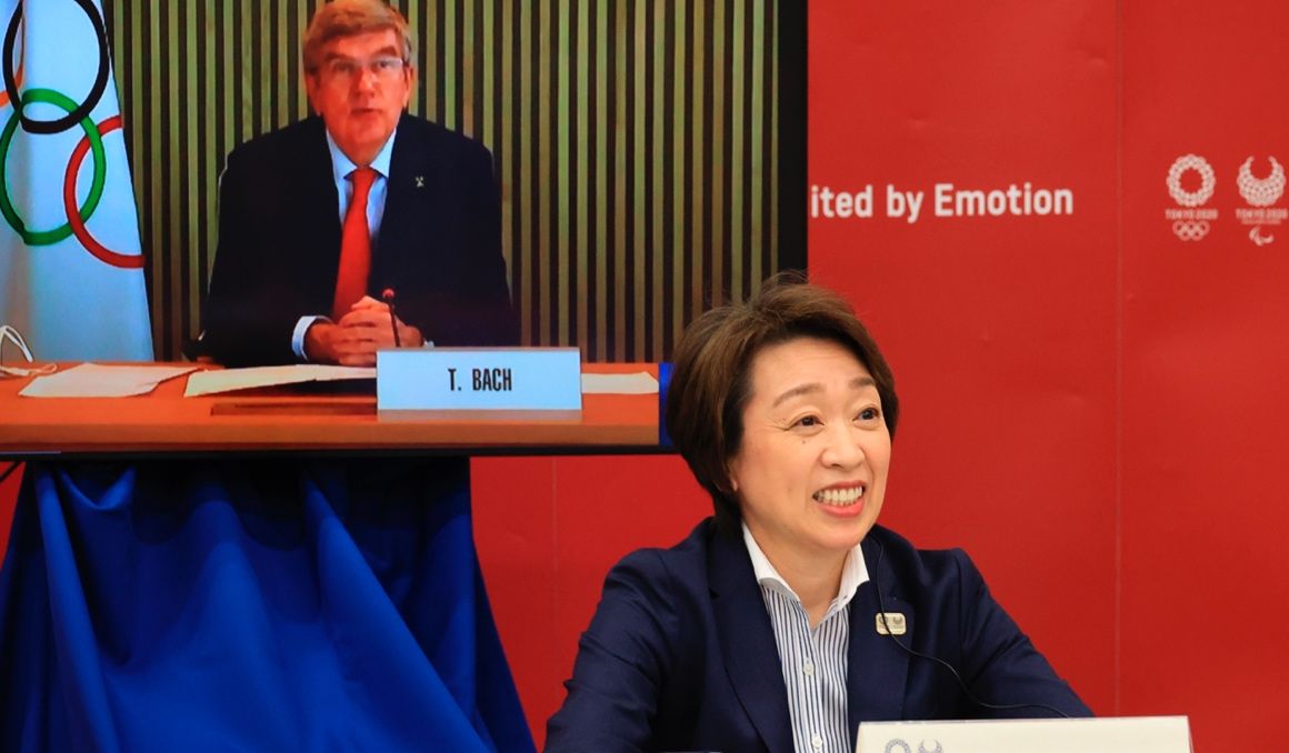 Thomas Bach, presidente del COI, y la presidenta del Comité Organizador de Tokio 2020. Foto: EFE. Thomas Bach, presidente del COI, y la presidenta del Comité Organizador de Tokio 2020. Foto: EFE.