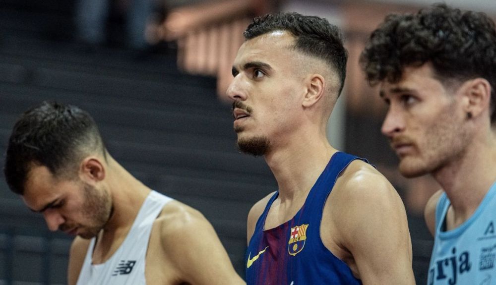 Nassim Hassous antes de la final de los 3.000 metros en el Campeonato de España en pista cubierta 2021. Foto Sportmedia