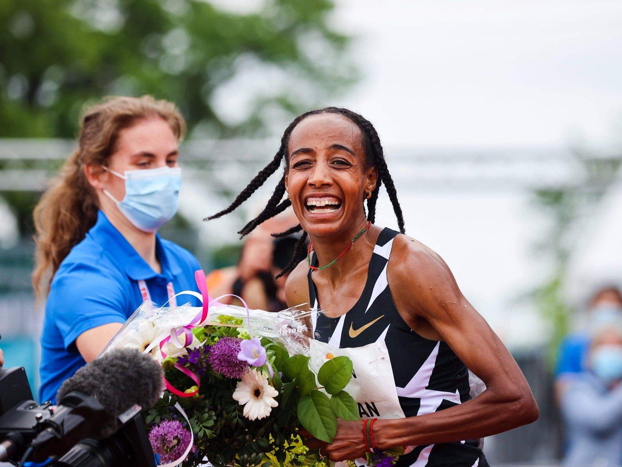Las mejores fotos del récord del mundo de Sifan Hassan en Hengelo2