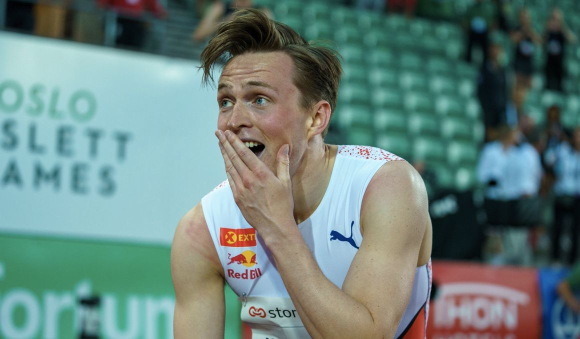 Karsten Warholm tras batir el récord del mundo de 400 metros vallas. Foto: DL.