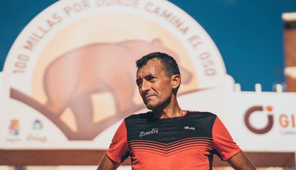 Miguel Heras en la meta de las «100 millas por donde camina el oso»