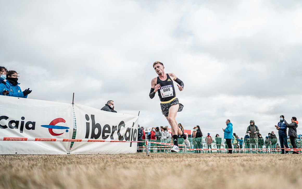 Carlos Mayo en solitario en el circuito del Cross de Atapuerca.